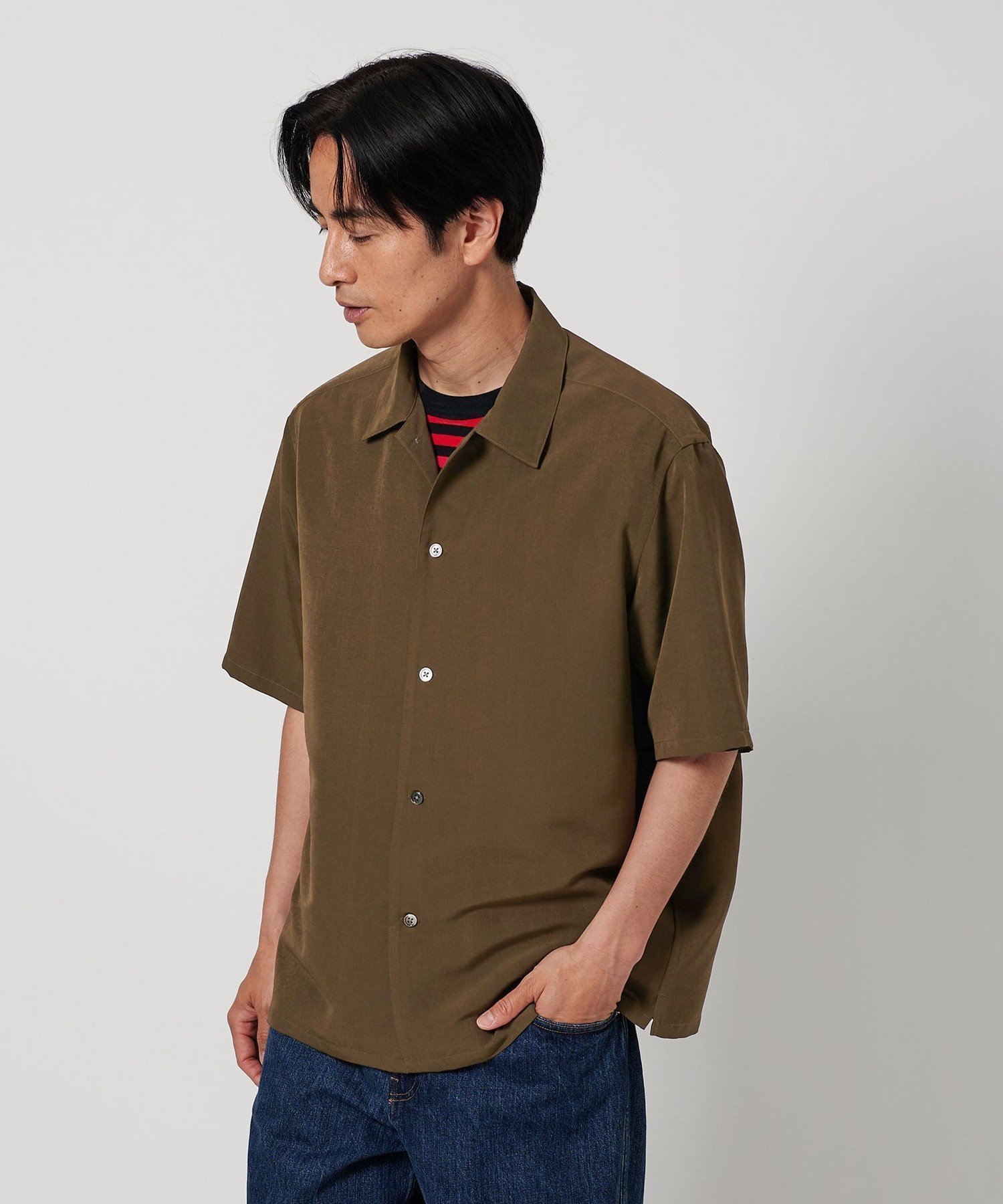 【ビューティ&ユース ユナイテッドアローズ/BEAUTY&YOUTH / UNITED ARROWS / MEN】のシルキータッチ キャンプカラー フォルム シャツ インテリア・キッズ・メンズ・レディースファッション・服の通販 founy(ファニー) 　ファッション　Fashion　メンズファッション　Fashion for Men　インナー　Innerwear　ショーツ　Shorts, Short Pants　シルク　Silk, 100% Silk　スタンダード　Standard, Basic　スラックス　Slacks, Dress Pants　トラベル　Travel, Travel Gear　トレンド　Trend, Trending Now　バランス　Balance, Style Balance　フォルム　Silhouette, Form　ベーシック　Basic, Essential　半袖　Short Sleeve, Half Sleeve　モダン　Modern, Contemporary　ワイド　Wide, Wide Fit　おすすめ　Recommended / Our Picks　夏　Summer　旅行　Travel　エレガント 上品　Elegant　OLIVE|ID: prp329100004526289 ipo3291000000032627785