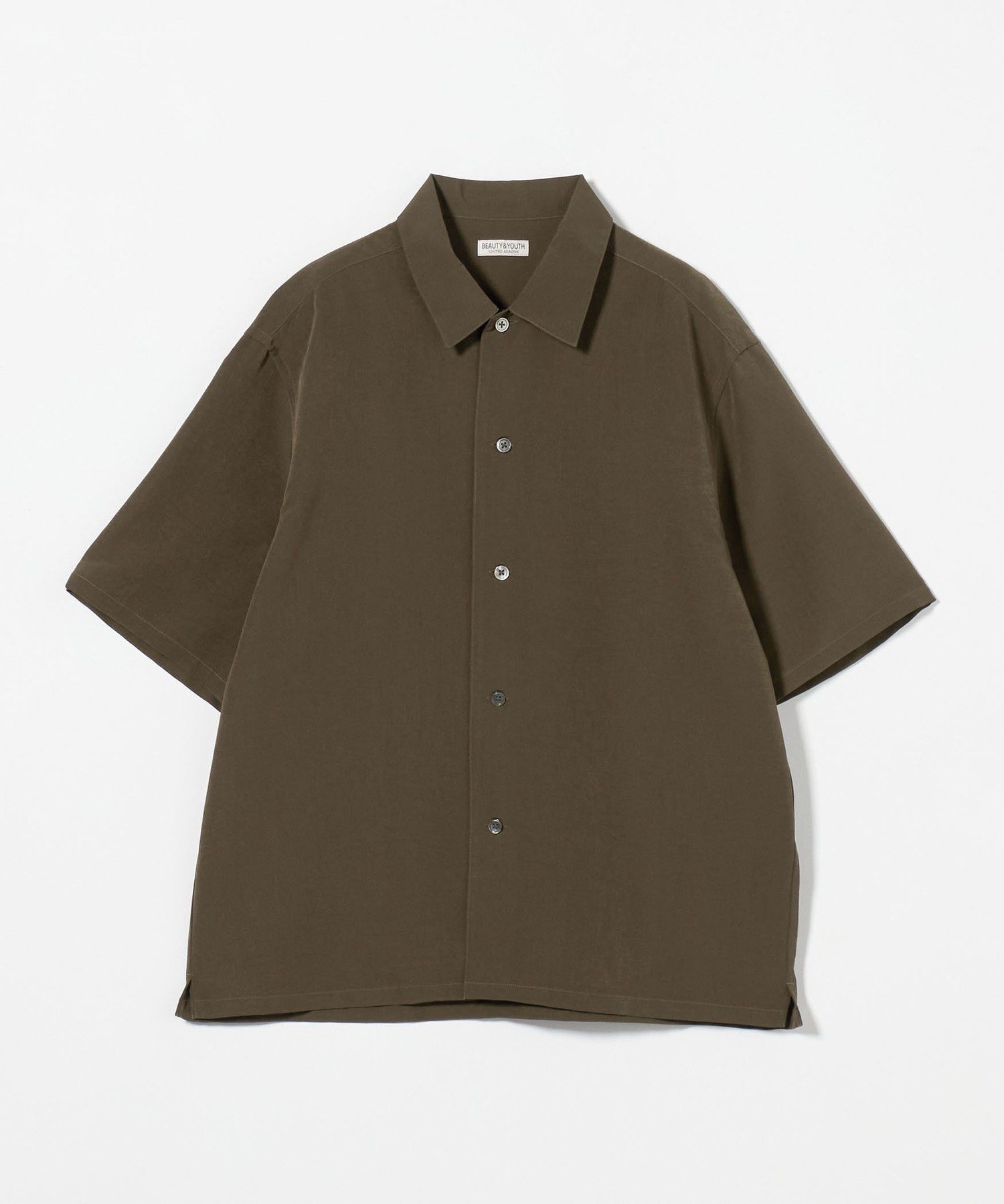 【ビューティ&ユース ユナイテッドアローズ/BEAUTY&YOUTH / UNITED ARROWS / MEN】のシルキータッチ キャンプカラー フォルム シャツ インテリア・キッズ・メンズ・レディースファッション・服の通販 founy(ファニー) 　ファッション　Fashion　メンズファッション　Fashion for Men　インナー　Innerwear　ショーツ　Shorts, Short Pants　シルク　Silk, 100% Silk　スタンダード　Standard, Basic　スラックス　Slacks, Dress Pants　トラベル　Travel, Travel Gear　トレンド　Trend, Trending Now　バランス　Balance, Style Balance　フォルム　Silhouette, Form　ベーシック　Basic, Essential　半袖　Short Sleeve, Half Sleeve　モダン　Modern, Contemporary　ワイド　Wide, Wide Fit　おすすめ　Recommended / Our Picks　夏　Summer　旅行　Travel　エレガント 上品　Elegant　OLIVE|ID: prp329100004526289 ipo3291000000033496097
