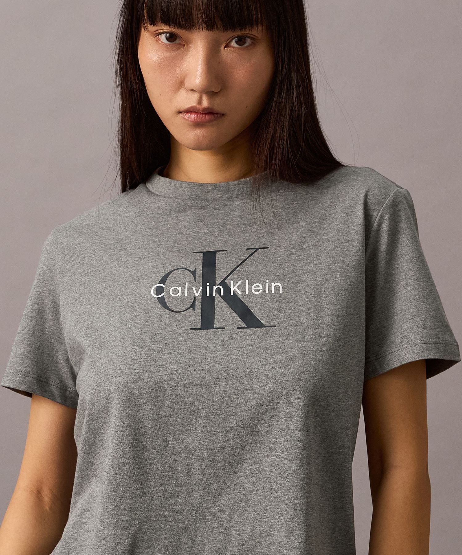 【カルバンクライン/Calvin Klein】の【公式ショップ】 カルバンクライン クラッシック モノロゴ クルーネック Tシャツ Calvin Klein Jeans 47B864G インテリア・キッズ・メンズ・レディースファッション・服の通販 founy(ファニー) 　ファッション　Fashion　レディースファッション　WOMEN　トップス・カットソー　Tops/Tshirt　シャツ/ブラウス　Shirts/Blouses　ロング / Tシャツ　T-Shirts　グラフィック　Graphic　ショート　Short　ジャケット　Jacket　スリーブ　Sleeve　デニム　Denim　モノトーン　Monotone　定番　Standard　Medium Grey Heather|ID: prp329100004526390 ipo3291000000032317374