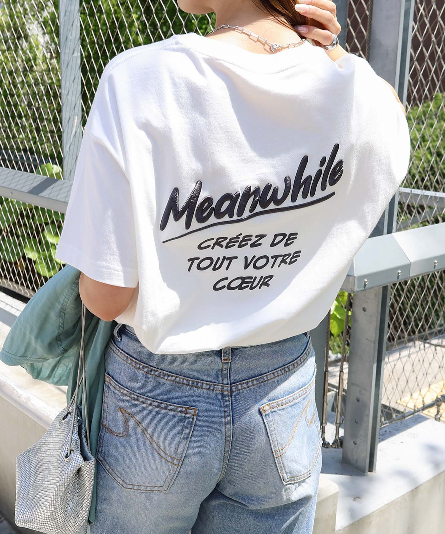 【アンドミー/andme】のプリント ロゴ 刺繍 エンブロイダリー 半袖 Tシャツ インテリア・キッズ・メンズ・レディースファッション・服の通販 founy(ファニー) 　ファッション　Fashion　レディースファッション　Fashion for Women　トップス・カットソー　Cut & Sew Tops　シャツ・ブラウス・オフィスカジュアル　Elegant Blouses & Button-Ups　ロングTシャツ・Tシャツ　Longline T-Shirts & Tees　おすすめ　Recommended / Our Picks　エンブロイダリー　Embroidery Design　プリント　Print, Printed Pattern　ベーシック　Basic, Essential　ワンポイント　One Point, Statement Accent　人気　Popular, Best Seller　半袖　Short Sleeve, Half Sleeve　オフホワイト|ID: prp329100004526404 ipo3291000000033504776