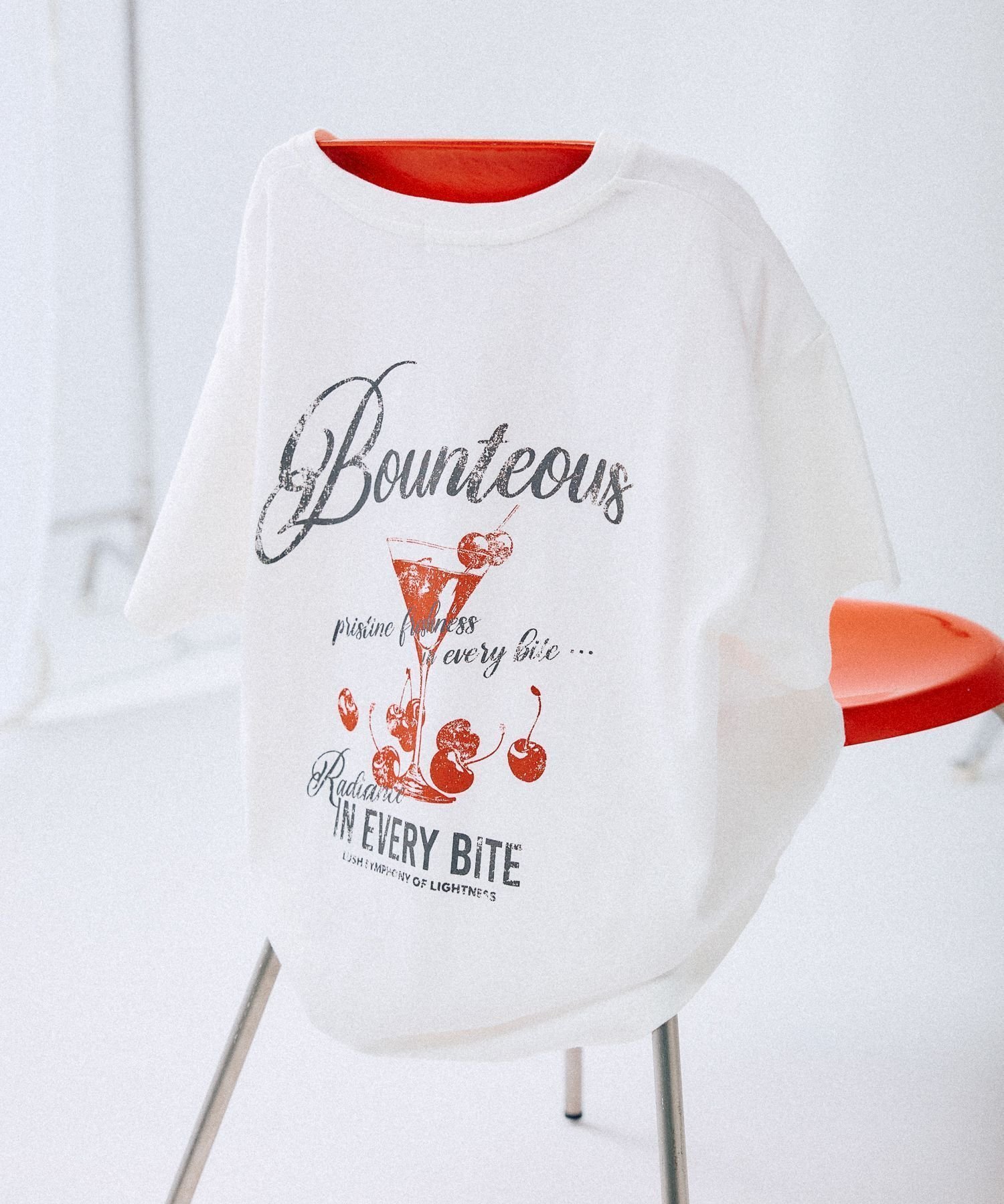 【レプシィム ローリーズファーム/LEPSIM LOWRYS FARM】のアソートロゴTEE インテリア・キッズ・メンズ・レディースファッション・服の通販 founy(ファニー) 　ファッション　Fashion　レディースファッション　WOMEN　おすすめ　Recommend　インナー　Inner　ジャケット　Jacket　デニム　Denim　ボトム　Bottom　オフホワイト206|ID: prp329100004526435 ipo3291000000032069557