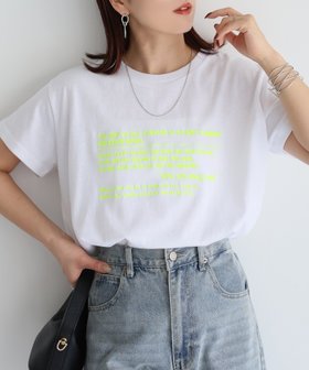 【リベリー/Riberry】の手書き風ロゴ刺繍デザインTシャツ 人気、トレンドファッション・服の通販 founy(ファニー) ファッション Fashion レディースファッション WOMEN トップス・カットソー Tops/Tshirt シャツ/ブラウス Shirts/Blouses ロング / Tシャツ T-Shirts インナー Inner キャップ Cap シンプル Simple デニム Denim トレンド Trend バルーン Balloon プリント Print 半袖 Short Sleeve マーメイド Mermaid メガネ Glasses ルーズ Loose ワイド Wide おすすめ Recommend 夏 Summer |ID:prp329100004526443