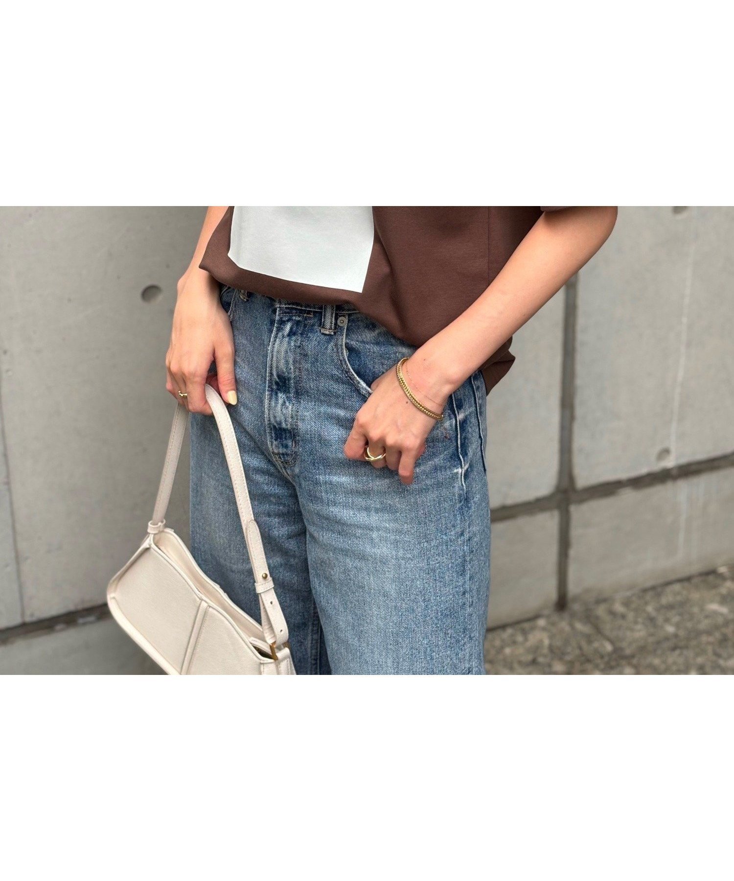 【スタイルドア/STYLEDOOR】のアソートロゴプリントTシャツ インテリア・キッズ・メンズ・レディースファッション・服の通販 founy(ファニー) 　ファッション　Fashion　レディースファッション　Fashion for Women　トップス・カットソー　Cut & Sew Tops　シャツ・ブラウス・オフィスカジュアル　Elegant Blouses & Button-Ups　ロングTシャツ・Tシャツ　Longline T-Shirts & Tees　アウトドア　Outdoor Clothing　グラフィック　Graphic, Graphic Design　シンプル　Simple, Minimal　ジャケット　Jacket, Outerwear　スタイリッシュ　Stylish, Fashionable　トレンド　Trend, Trending Now　プリント　Print, Printed Pattern　ブラウン他2|ID: prp329100004526478 ipo3291000000033195500