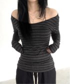 【チェルカ/CERCA】のMEMECLE/レトロストライプ オフショルダーフィット Tシャツ 人気、トレンドファッション・服の通販 founy(ファニー) ファッション Fashion レディースファッション WOMEN トップス・カットソー Tops/Tshirt シャツ/ブラウス Shirts/Blouses ロング / Tシャツ T-Shirts おすすめ Recommend インナー Inner オフショルダー Off Shoulder カーゴパンツ Cargo Pants キャミソール Camisole ストライプ Stripe スポーティ Sporty タンク Tank デコルテ Decolletage デニム Denim トレンド Trend バルーン Balloon プリーツ Pleats ボーダー Border ワイド Wide エレガント 上品 Elegant thumbnail ダークグレー|ID: prp329100004526558 ipo3291000000032012322