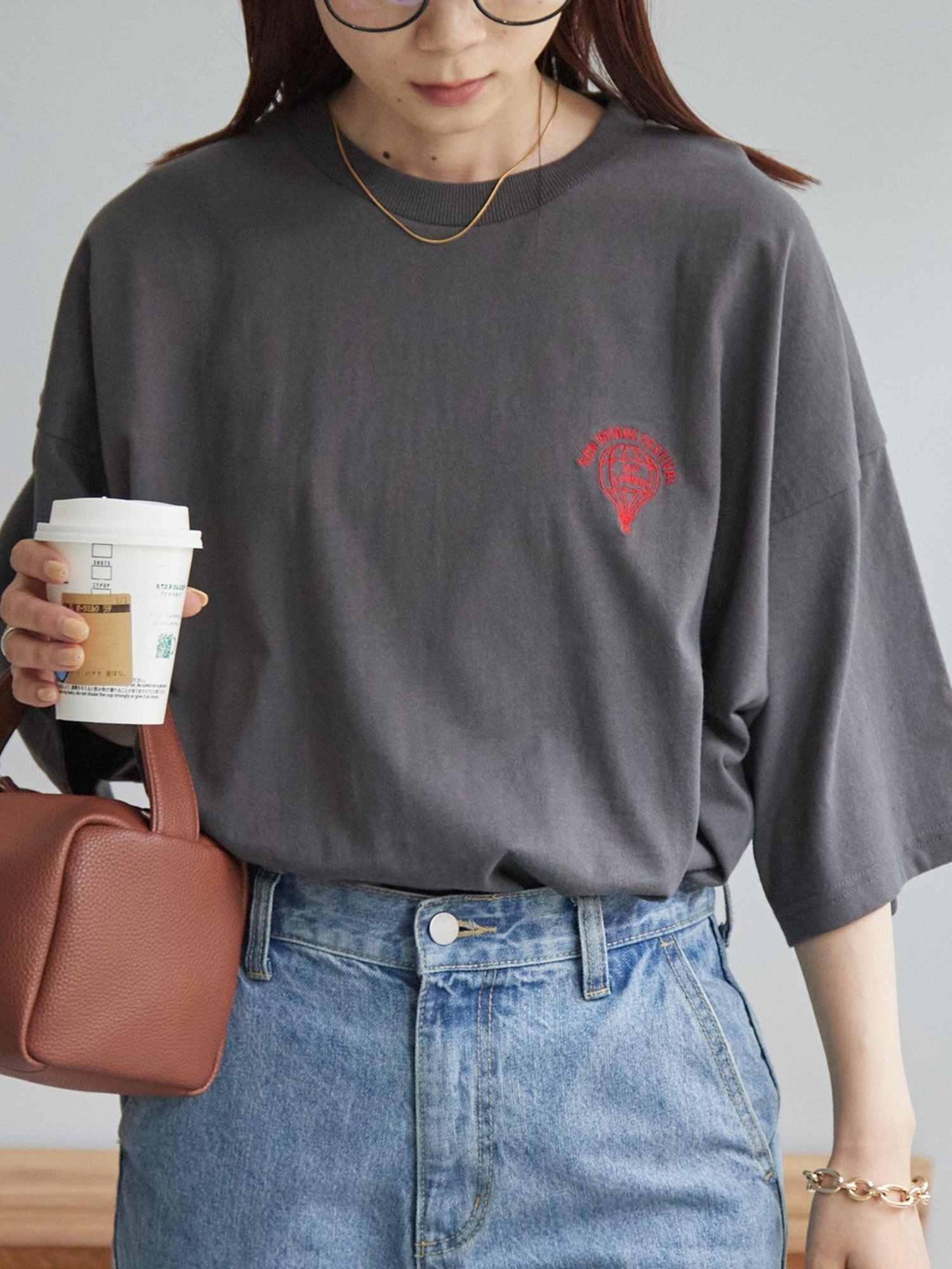 【ディスコート/Discoat】の【WEB限定】ワンポイント刺繍半袖Tシャツ《ユニセックス》 インテリア・キッズ・メンズ・レディースファッション・服の通販 founy(ファニー) 　ファッション　Fashion　レディースファッション　WOMEN　トップス・カットソー　Tops/Tshirt　シャツ/ブラウス　Shirts/Blouses　ロング / Tシャツ　T-Shirts　おすすめ　Recommend　インナー　Inner　ショート　Short　シンプル　Simple　スリーブ　Sleeve　トレンド　Trend　ビッグ　Big　ベーシック　Basic　メンズ　Mens　ロング　Long　ワイド　Wide　ワンポイント　One Point　人気　Popularity　半袖　Short Sleeve　定番　Standard　チャコールグレー|ID: prp329100004526566 ipo3291000000032096871
