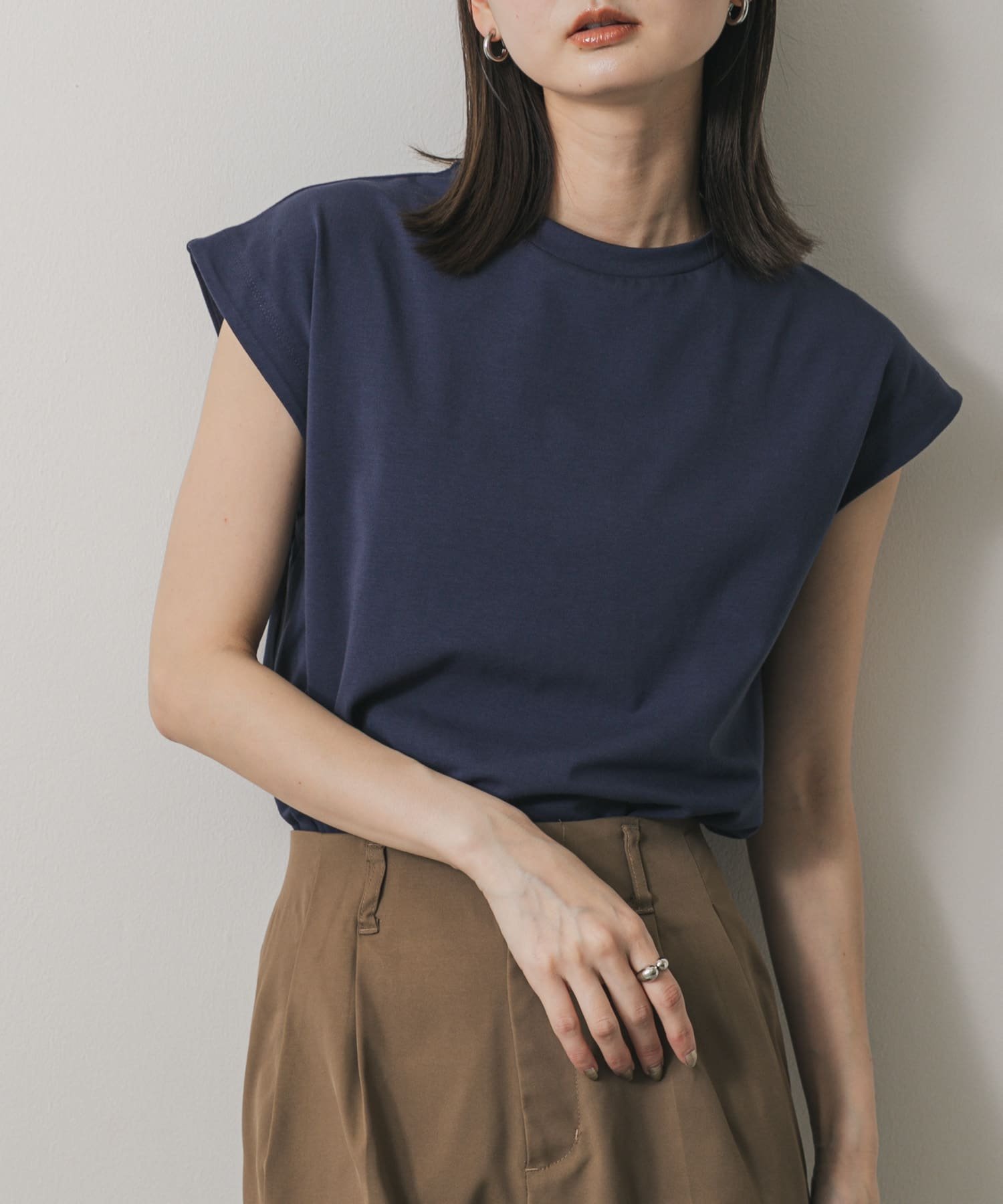 【センスオブプレイス/SENSE OF PLACE by URBAN RESEARCH】の『UR TECH ひやサラクール』 クールタッチフレンチスリーブTシャツ インテリア・キッズ・メンズ・レディースファッション・服の通販 founy(ファニー) 　ファッション　Fashion　レディースファッション　Fashion for Women　トップス・カットソー　Cut & Sew Tops　シャツ・ブラウス・オフィスカジュアル　Elegant Blouses & Button-Ups　ロングTシャツ・Tシャツ　Longline T-Shirts & Tees　2025年　2025　2025春夏・S/S　Spring/Summer 2025 SS25　シンプル　Simple, Minimal　夏　Summer　S/S・春夏　SS, Spring/Summer, Warm Season　NAVY|ID: prp329100004526606 ipo3291000000033494903
