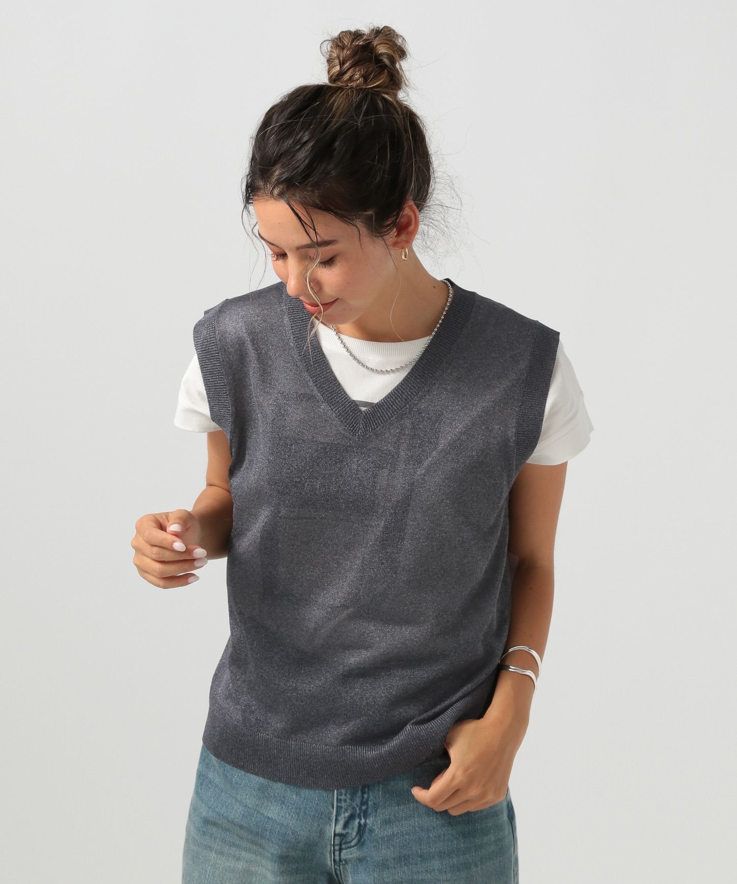【ベイフロー/BAYFLOW】のラメノースリーブプルオーバー インテリア・キッズ・メンズ・レディースファッション・服の通販 founy(ファニー) 　ファッション　Fashion　レディースファッション　WOMEN　トップス・カットソー　Tops/Tshirt　キャミソール / ノースリーブ　No Sleeves　プルオーバー　Pullover　おすすめ　Recommend　コンパクト　Compact　シアー　Sheer　トレンド　Trend　ノースリーブ　No Sleeve　ベスト　Vest　ブラック19|ID: prp329100004526619 ipo3291000000032012576