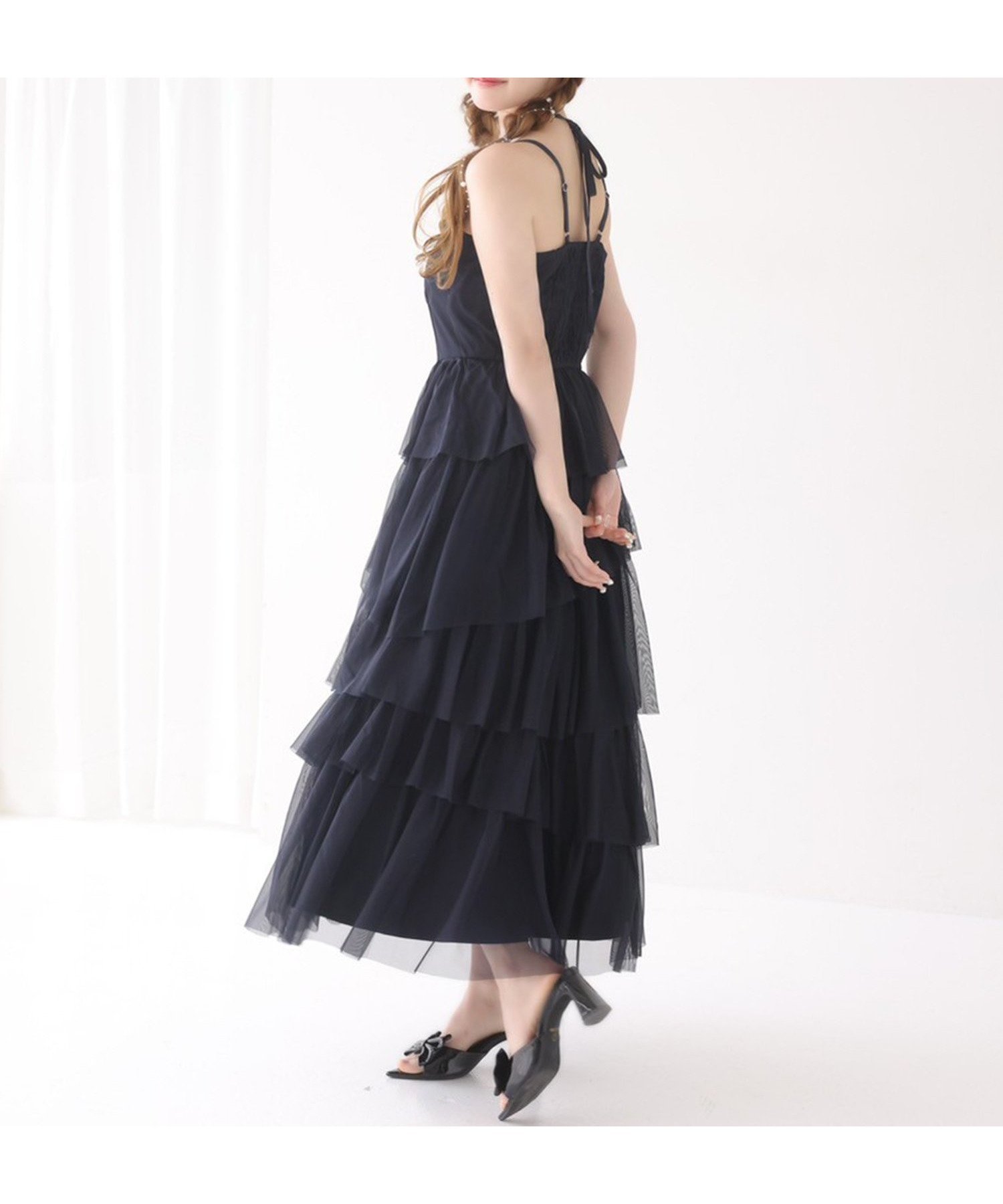 【ナイスクラップ/NICE CLAUP】のティアードフリルキャミワンピース インテリア・キッズ・メンズ・レディースファッション・服の通販 founy(ファニー) 　ファッション　Fashion　レディースファッション　Ladies' Fashion Online　ワンピース　Dress　キャミワンピース　No Sleeve Dresses　2025年　2025　2025春夏・S/S　Ss,Spring/Summer,2025　おすすめ　Recommend　カーディガン　Cardigan　シャーリング　Shirring　ショート　Short　ジャケット　Jacket　チュール　Tulle　ティアードワンピース　Tiered Dress　バランス　Balance　フリル　Frills　ネイビー|ID: prp329100004527308 ipo3291000000032622260