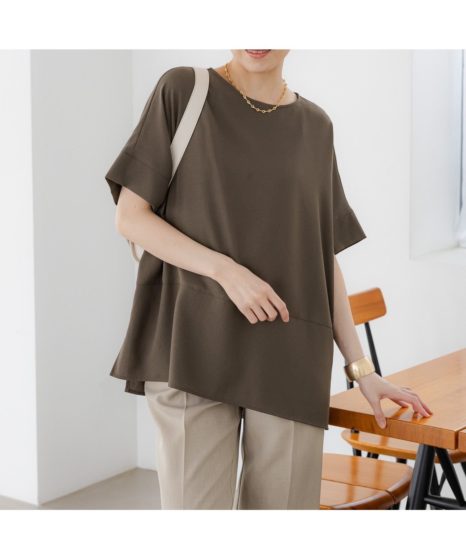 【エルーラ/Elura】のサラサラリラクシーTブラウス/321530 インテリア・キッズ・メンズ・レディースファッション・服の通販 founy(ファニー) 　ファッション　Fashion　レディースファッション　Fashion for Women　トップス・カットソー　Cut & Sew Tops　シャツ・ブラウス・オフィスカジュアル　Elegant Blouses & Button-Ups　おすすめ　Recommended / Our Picks　ジョーゼット　Georgette, Semi-Sheer Fabric　セットアップ　Set-Up, Coordinated Outfit　ボトム　Bottoms, Lower Wear　ワイド　Wide, Wide Fit　夏　Summer　定番　Standard, Basic Item　旅行　Travel　ダークブラウン58|ID: prp329100004527353 ipo3291000000032652173