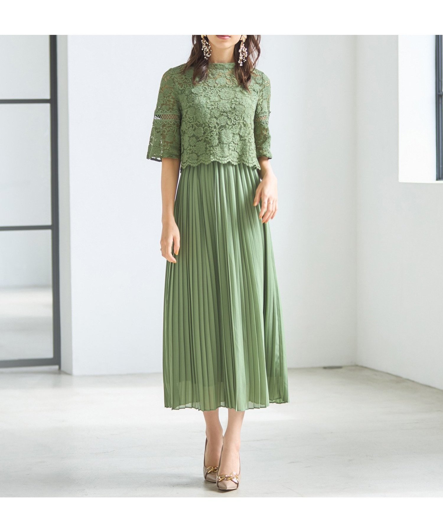【ドレス/DRESS+】のワンピース ドレス レース プリーツ パーティードレス 結婚式 インテリア・キッズ・メンズ・レディースファッション・服の通販 founy(ファニー) 　ファッション　Fashion　レディースファッション　WOMEN　ワンピース　Dress　ドレス　Party Dresses　インナー　Inner　エレガント 上品　Elegant　オケージョン　Occasion　シェイプ　Shape　シンプル　Simple　スリーブ　Sleeve　ドッキング　Docking　ドレス　Dress　パープル　Purple　フェミニン　Feminine　フォーマル　Formal　プリーツ　Pleats　ミモレ　Mimore　リボン　Ribbon　レース　Race　セレモニー　Ceremony　入学式　Entrance Ceremony　卒業式　Graduation Ceremony　結婚式　Wedding Ceremony　披露宴　Wedding Reception　二次会　Wedding Party　カーキ|ID: prp329100004527372 ipo3291000000032262419