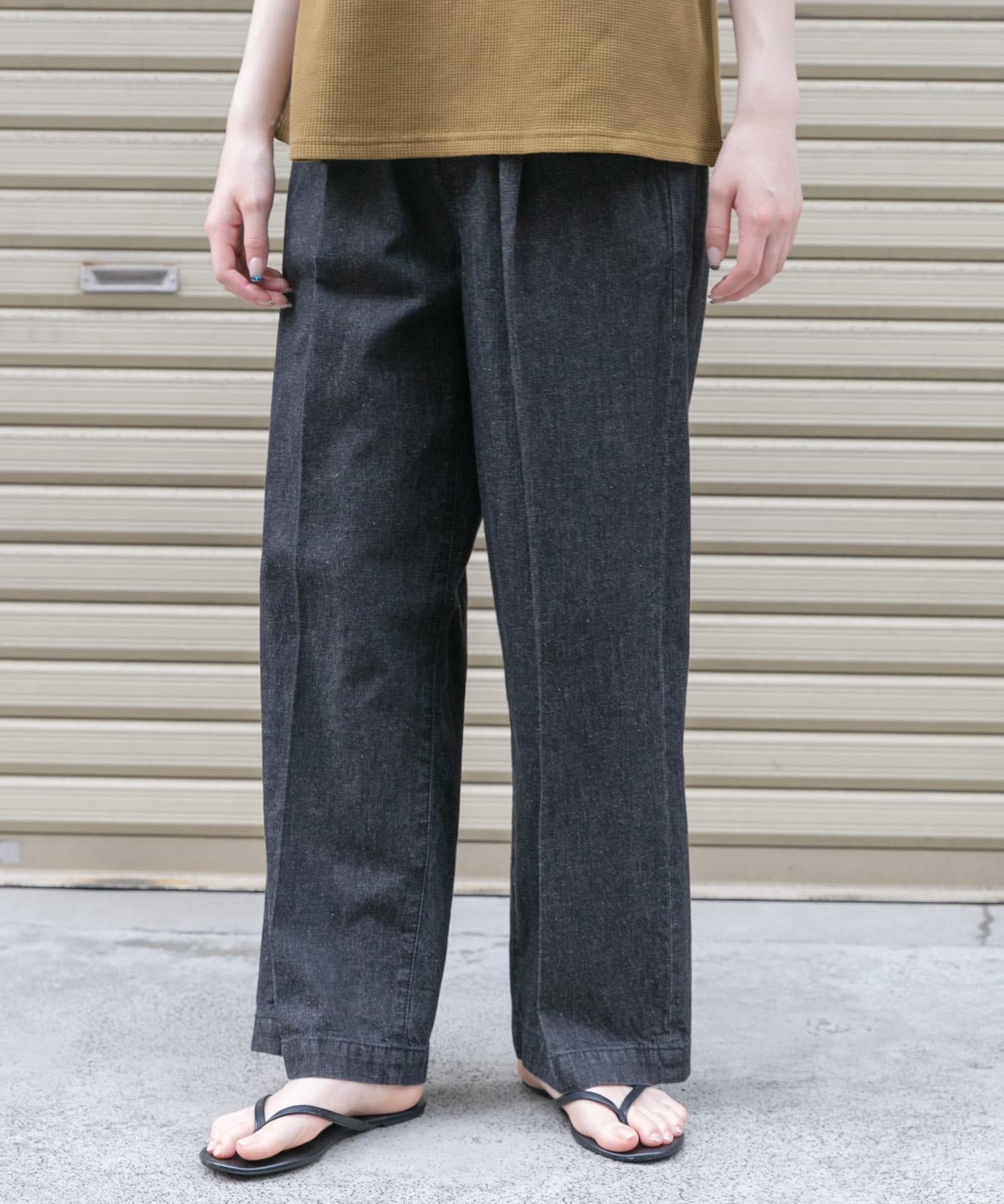 【アーバンリサーチ ドアーズ/URBAN RESEARCH DOORS】のFORK SPOON 綿麻デニムパンツ インテリア・キッズ・メンズ・レディースファッション・服の通販 founy(ファニー) 　ファッション　Fashion　レディースファッション　Fashion for Women　パンツ　Pants & Trousers　デニムパンツ・ジーンズ・美脚デニム　Denim Jeans & Pants　2025年　2025　2025春夏・S/S　Spring/Summer 2025 SS25　シンプル　Simple, Minimal　センター　Center, Center Line　デニム　Denim, Jeans Material　ベーシック　Basic, Essential　リラックス　Relax, Relaxed Fit　ワイド　Wide, Wide Fit　今季　This Season, Current Season　夏　Summer　定番　Standard, Basic Item　S/S・春夏　SS, Spring/Summer, Warm Season　BLACK|ID: prp329100004527429 ipo3291000000032604429