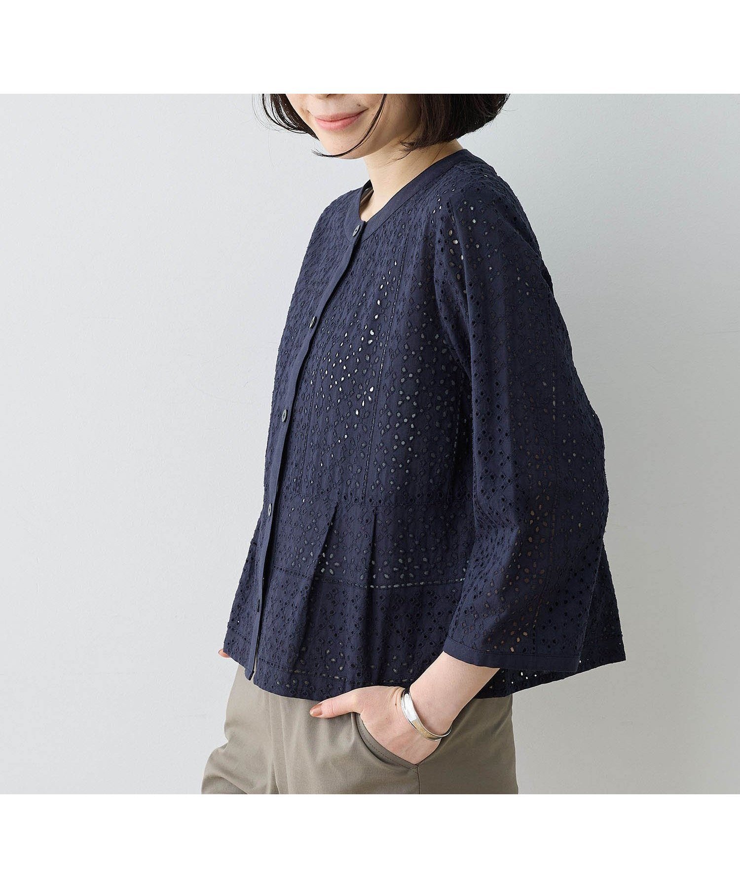 【デコイ/DECOY Since1981】の刺繍ジャケット インテリア・キッズ・メンズ・レディースファッション・服の通販 founy(ファニー) 　ファッション　Fashion　レディースファッション　WOMEN　アウター　Coat Outerwear　ジャケット　Jackets　シンプル　Simple　ジャケット　Jacket　バランス　Balance　フェミニン　Feminine　ペプラム　Peplum　切替　Switching　ネイビー|ID: prp329100004527498 ipo3291000000032016778