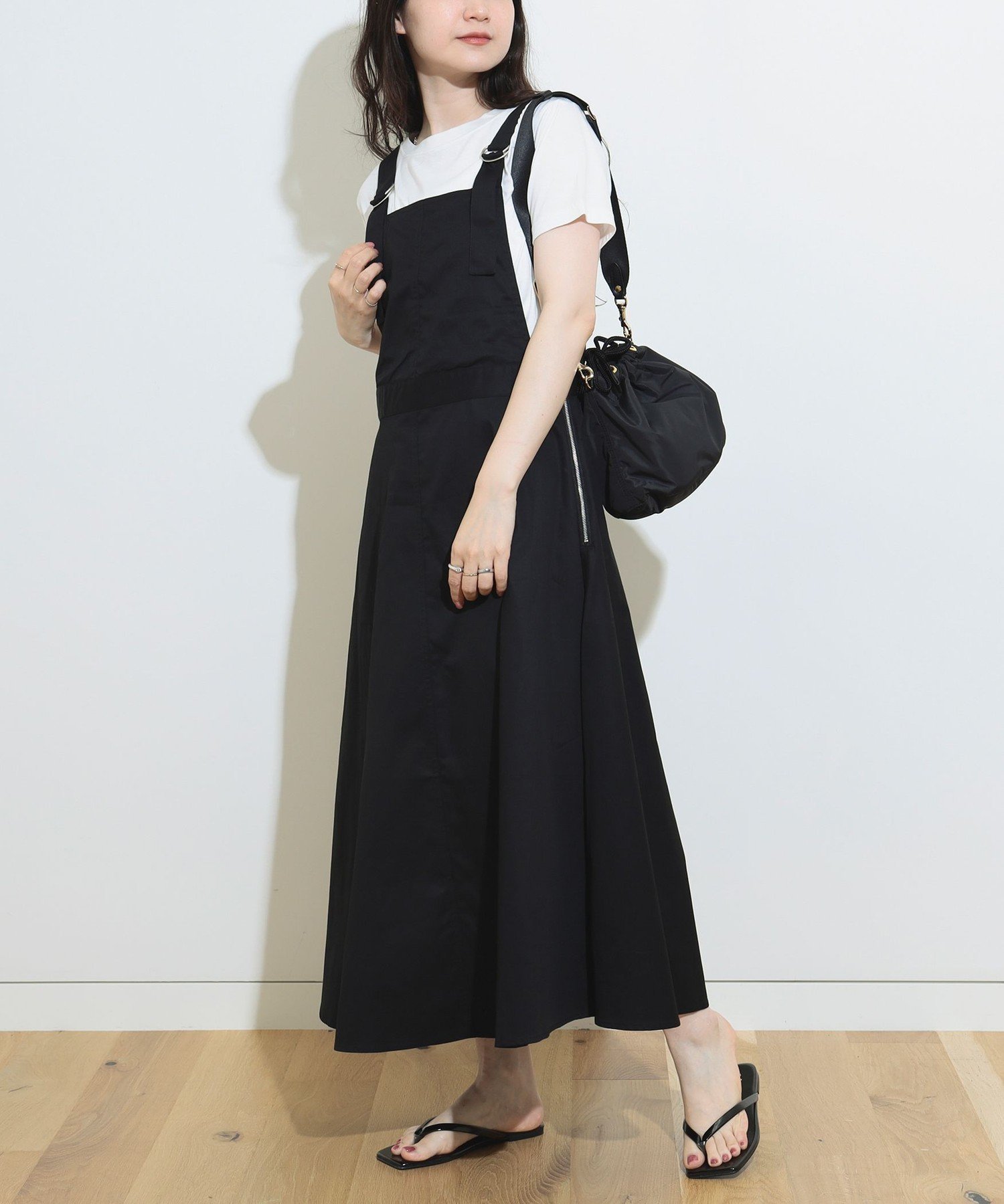 【その他のブランド/Other】のフレア ジャンパースカート インテリア・キッズ・メンズ・レディースファッション・服の通販 founy(ファニー) 　ファッション　Fashion　レディースファッション　WOMEN　スカート　Skirt　サンダル　Sandals　スニーカー　Sneakers　トレンド　Trend　ノースリーブ　No Sleeve　バランス　Balance　フレア　Flare　BLACK|ID: prp329100004527503 ipo3291000000032016798