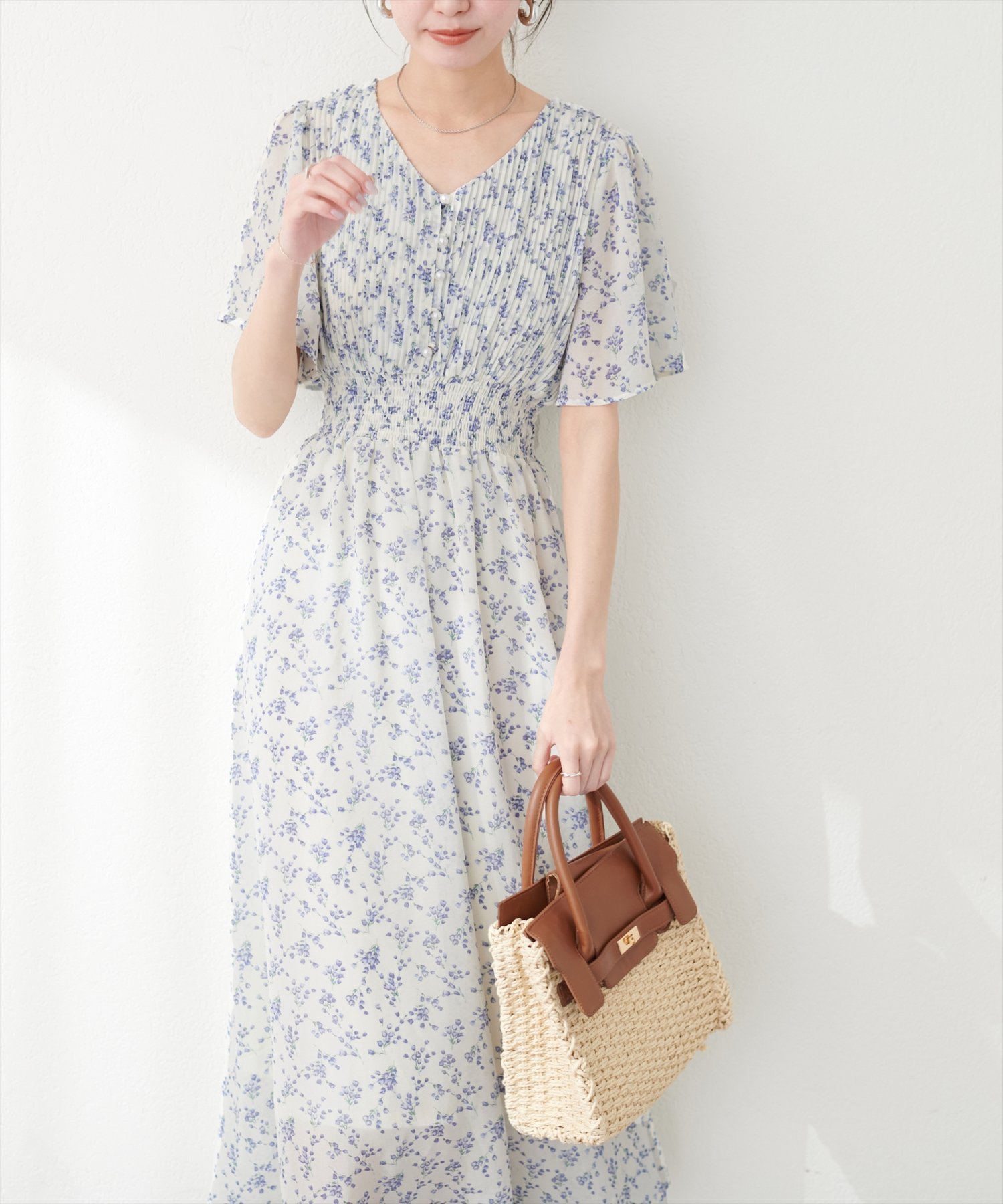 【ナチュラルクチュール/natural couture】のフレアスリーブお上品ワンピース インテリア・キッズ・メンズ・レディースファッション・服の通販 founy(ファニー) 　ファッション　Fashion　レディースファッション　WOMEN　ワンピース　Dress　アクセサリー　Accessories　インナー　Inner　今季　This Season　サンダル　Sandals　シューズ　Shoes　ジャケット　Jacket　スリーブ　Sleeve　トレンド　Trend　フラット　Flat　フレア　Flare　ミュール　Mule　レース　Race　ロング　Long　2024年　2024　2024春夏・S/S　Ss,Spring/Summer,2024　エレガント 上品　Elegant　その他2|ID: prp329100004527553 ipo3291000000032016996