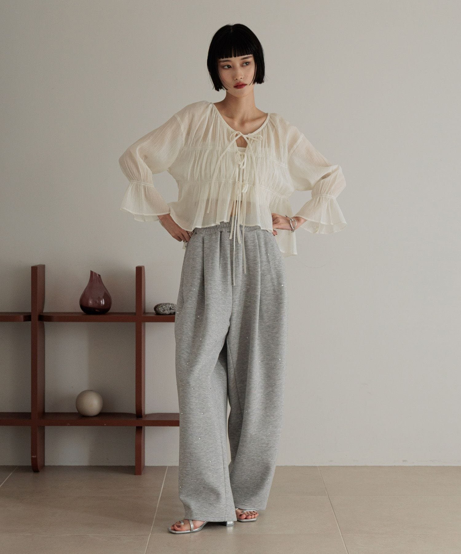 【ローリーズファーム/LOWRYS FARM】のカットイージーコクーンパンツ インテリア・キッズ・メンズ・レディースファッション・服の通販 founy(ファニー) 　ファッション　Fashion　レディースファッション　WOMEN　パンツ　Pants　おすすめ　Recommend　ショート　Short　ジャージ　Jersey　ダブル　Double　トレンド　Trend　フェイス　Face　ポケット　Pocket　リラックス　Relax　内紐ありラインストーン2|ID: prp329100004527578 ipo3291000000032179954