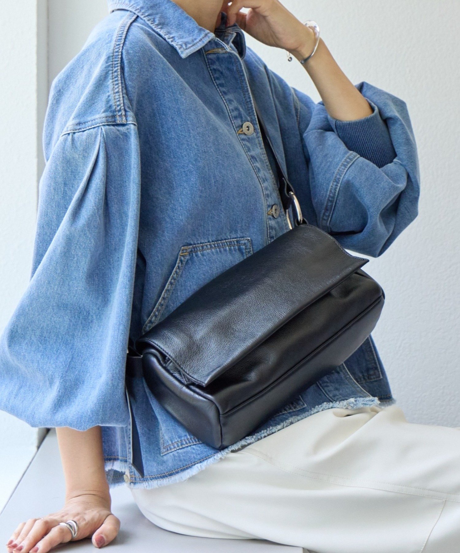 【ビアズリー/BEARDSLEY】の《ベルト付替え可》レザーボディバッグ 人気、トレンドファッション・服の通販 founy(ファニー) 　ファッション　Fashion　レディースファッション　Fashion for Women　バッグ　Bags　ベルト&ウエストマーク　Belts & Waist Accessories　ショルダー　Shoulder, Shoulder Strap　スカーフ　Scarf, Neckwear　フラップ　Flap, Flap Pocket　ポケット　Pocket, Pocket Detail　マグネット　Magnet, Magnetic Closure　 other-1|ID: prp329100004527690 ipo3291000000033208616