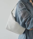 【ラシット/russet】のソフトレザーシンプルショルダーバッグ ホワイト|ID: prp329100004527708 ipo3291000000034610205