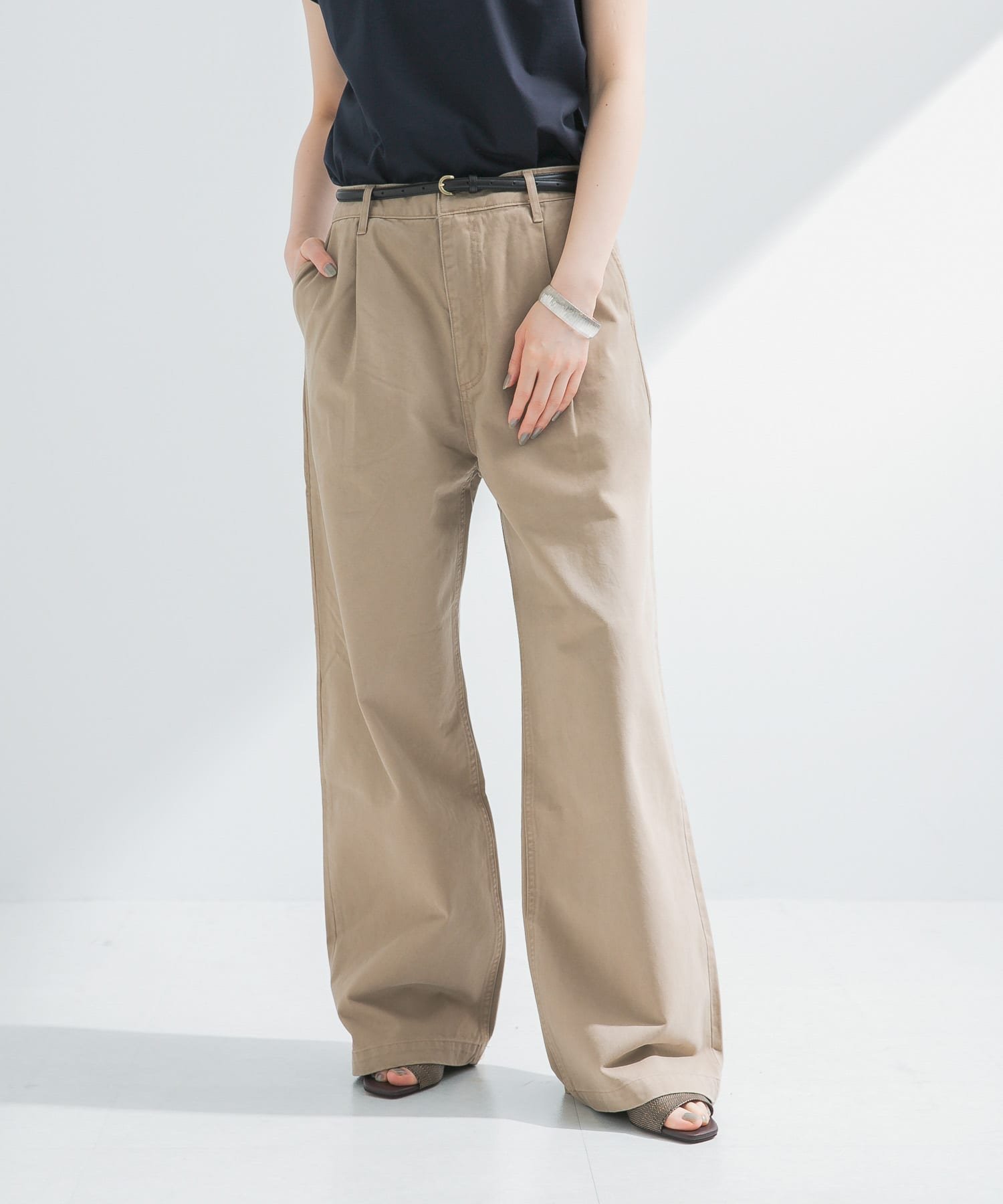 【アーバンリサーチ/URBAN RESEARCH】のnew basic タックワイドチノパンツ インテリア・キッズ・メンズ・レディースファッション・服の通販 founy(ファニー) 　ファッション　Fashion　レディースファッション　WOMEN　パンツ　Pants　2025年　2025　2025春夏・S/S　Ss,Spring/Summer,2025　おすすめ　Recommend　サテン　Satin　ピーチ　Peach　ベーシック　Basic　レース　Race　ワイド　Wide　夏　Summer　S/S・春夏　Ss・Spring/Summer　BEIGE|ID: prp329100004527721 ipo3291000000032017688