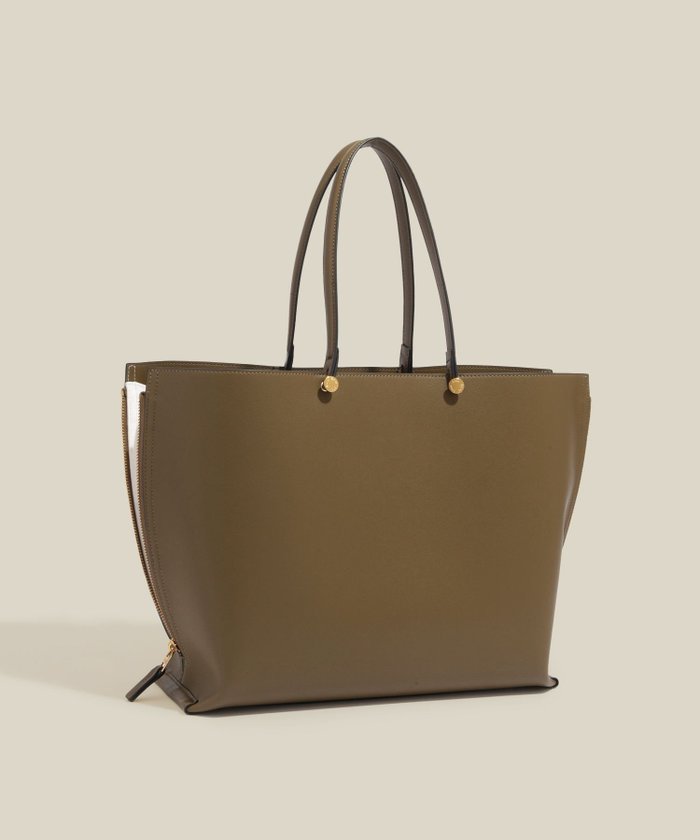 【ロペ/ROPE'】の【E POR】Y BAG Wide【通勤】【A4対応】【雑誌掲載】【25AW】 インテリア・キッズ・メンズ・レディースファッション・服の通販 founy(ファニー) https://founy.com/ 雑誌掲載アイテム Magazine Picks & Fashion Features ファッション雑誌 Fashion Magazines バイラ BAILA ファッション Fashion レディースファッション Fashion for Women 秋 Autumn 4月号 April Issue サイドジップ Side Zip, Side Zipper ショルダー Shoulder, Shoulder Strap スーツ Suit, Formalwear 雑誌 Magazine, Fashion Magazine ポケット Pocket, Pocket Detail ラップ Wrap, Wrap Design A/W・秋冬 Autumn/Winter おすすめ Recommended / Our Picks 旅行 Travel ビジネス 仕事 通勤 Business / Work / Commuting 2025年 2025 2025-2026秋冬・A/W Autumn/Winter 2025–26 AW25–26 |ID: prp329100004527773 ipo3291000000032752042