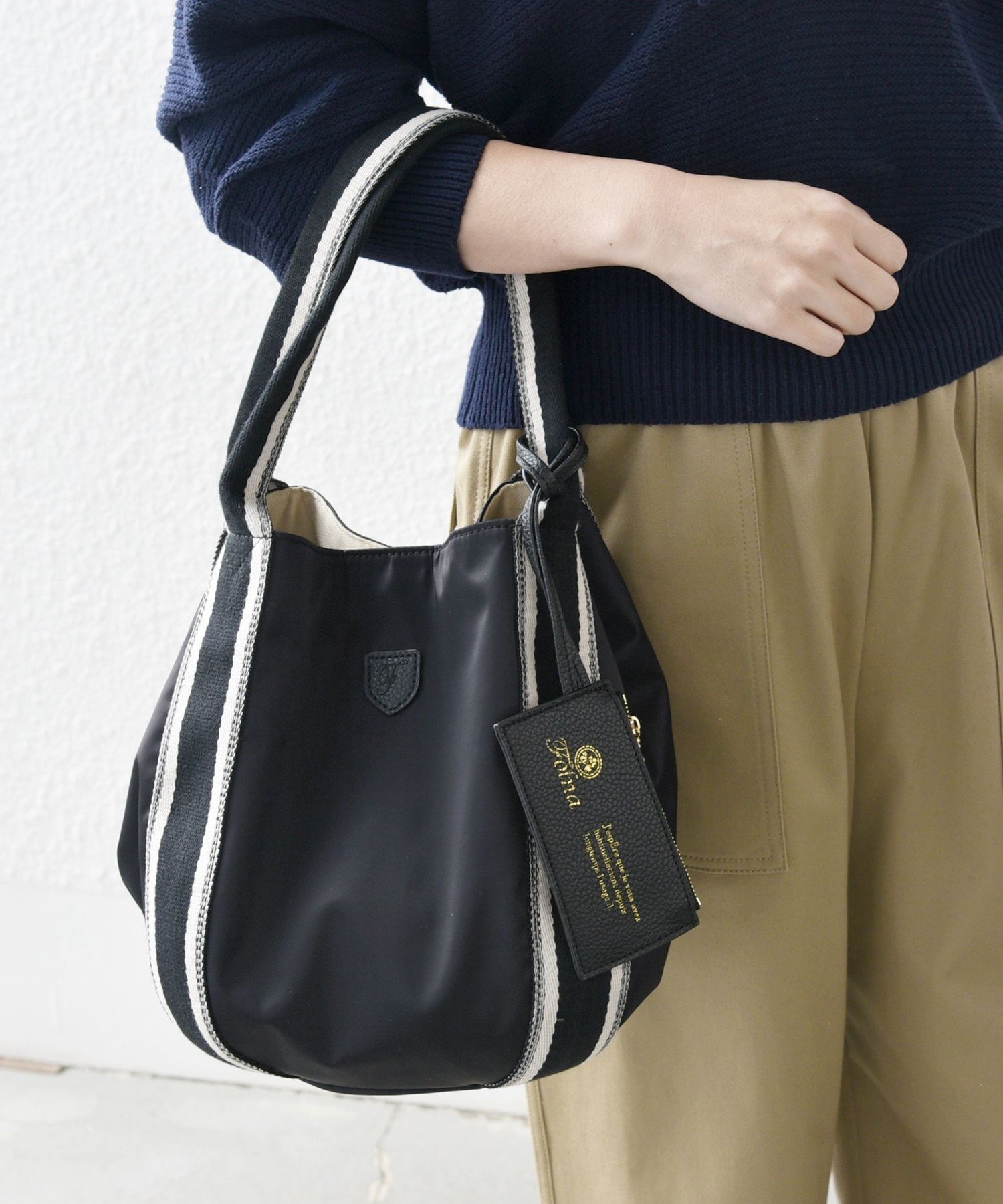 【シップス フォー ウィメン/SHIPS】の【SHIPS any別注】Folna 2WAY ライン ナイロン トート バッグ 人気、トレンドファッション・服の通販 founy(ファニー) 　ファッション　Fashion　レディースファッション　Fashion for Women　バッグ　Bags　2025年　2025　2025春夏・S/S　Spring/Summer 2025 SS25　トレンド　Trend, Trending Now　ベーシック　Basic, Essential　ポケット　Pocket, Pocket Detail　人気　Popular, Best Seller　今季　This Season, Current Season　別注　Limited Edition, Custom Order　春　Spring　軽量　Lightweight, Ultra Light　ビジネス 仕事 通勤　Business / Work / Commuting　 other-1|ID: prp329100004527834 ipo3291000000033105317