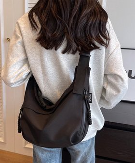 【ミニミニストア/miniministore】のショルダーバッグ ナイロン 多収納 無地 人気、トレンドファッション・服の通販 founy(ファニー) ファッション Fashion レディースファッション Fashion for Women 軽量 Lightweight, Ultra Light ショルダー Shoulder, Shoulder Strap シンプル Simple, Minimal 財布 Wallet, Purse フロント Front, Front Design ベーシック Basic, Essential ポケット Pocket, Pocket Detail 無地 Plain, Solid Color 旅行 Travel |ID:prp329100004527890