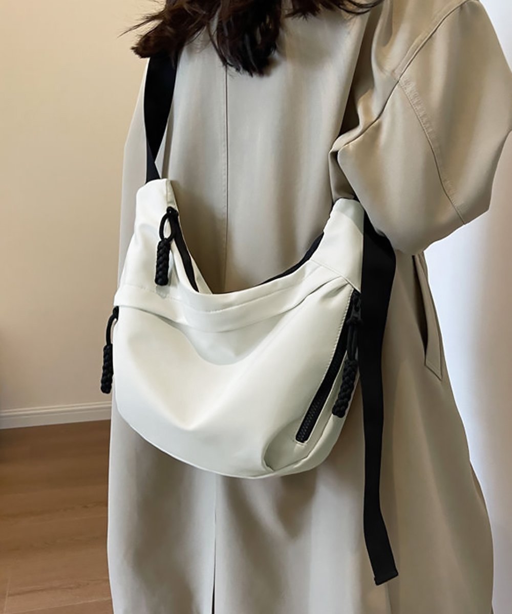 【ミニミニストア/miniministore】のショルダーバッグ ナイロン 多収納 無地 インテリア・キッズ・メンズ・レディースファッション・服の通販 founy(ファニー) 　ファッション　Fashion　レディースファッション　Fashion for Women　軽量　Lightweight, Ultra Light　ショルダー　Shoulder, Shoulder Strap　シンプル　Simple, Minimal　財布　Wallet, Purse　フロント　Front, Front Design　ベーシック　Basic, Essential　ポケット　Pocket, Pocket Detail　無地　Plain, Solid Color　旅行　Travel　オフホワイト|ID: prp329100004527890 ipo3291000000033160010