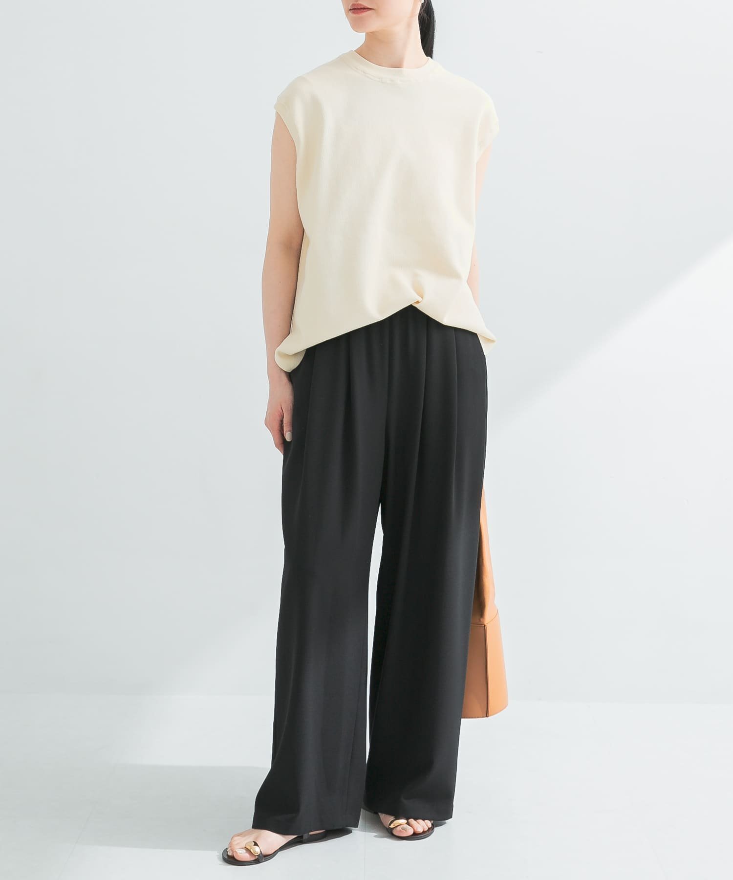 【アーバンリサーチ/URBAN RESEARCH】のタックギャザーストレートパンツ インテリア・キッズ・メンズ・レディースファッション・服の通販 founy(ファニー) 　ファッション　Fashion　レディースファッション　WOMEN　パンツ　Pants　2025年　2025　2025春夏・S/S　Ss,Spring/Summer,2025　シンプル　Simple　ジャケット　Jacket　ストレート　Straight　エレガント 上品　Elegant　夏　Summer　S/S・春夏　Ss・Spring/Summer　BLACK|ID: prp329100004527996 ipo3291000000032250105