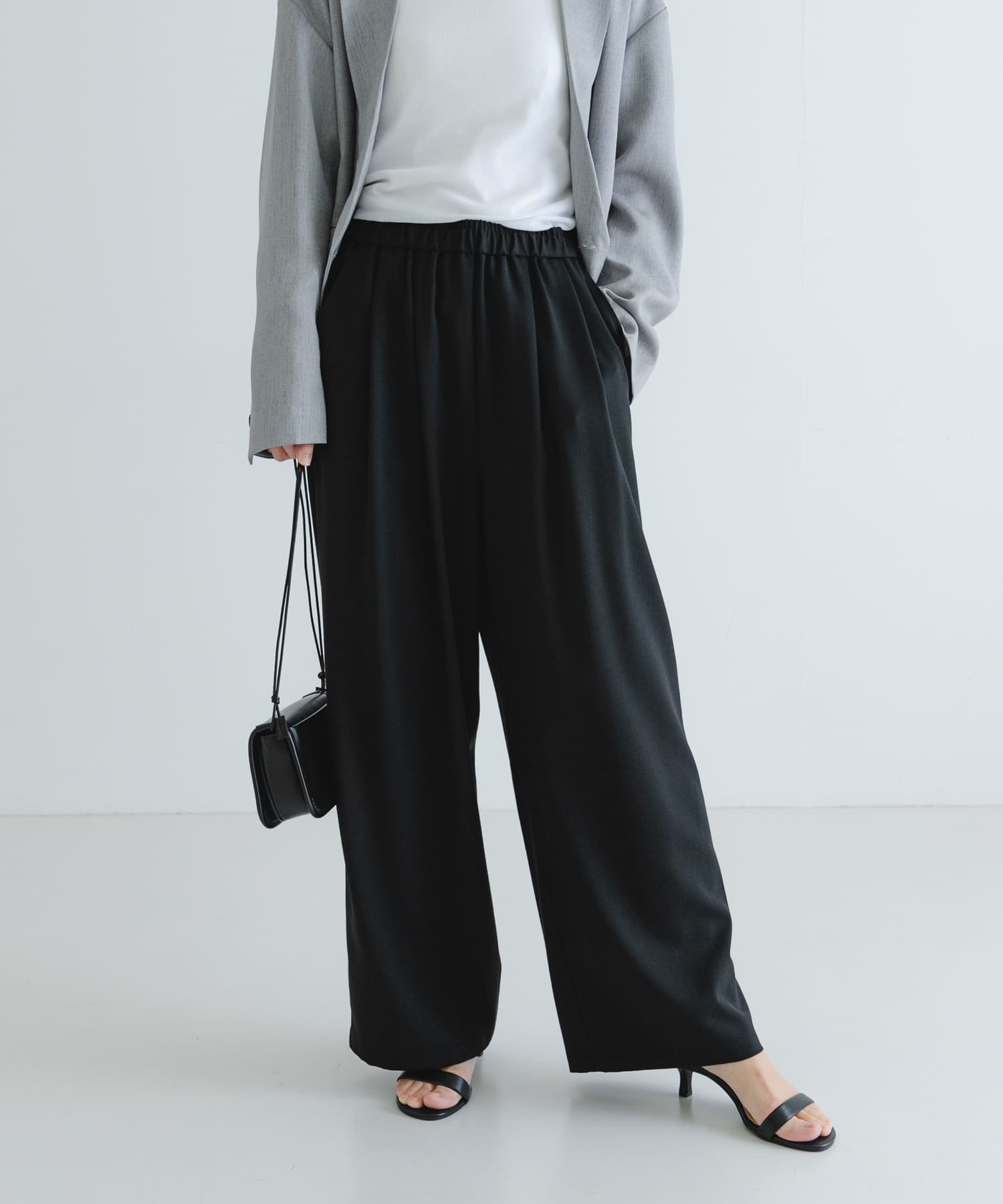【アーバンリサーチ/URBAN RESEARCH】の『3サイズ展開』『イージーケア』タックギャザーストレートパンツ インテリア・キッズ・メンズ・レディースファッション・服の通販 founy(ファニー) 　ファッション　Fashion　レディースファッション　Fashion for Women　パンツ　Pants & Trousers　2025年　2025　2025春夏・S/S　Spring/Summer 2025 SS25　シンプル　Simple, Minimal　ジャケット　Jacket, Outerwear　ストレート　Straight, Straight Cut　エレガント 上品　Elegant　夏　Summer　S/S・春夏　SS, Spring/Summer, Warm Season　BLACK|ID: prp329100004527996 ipo3291000000033034477