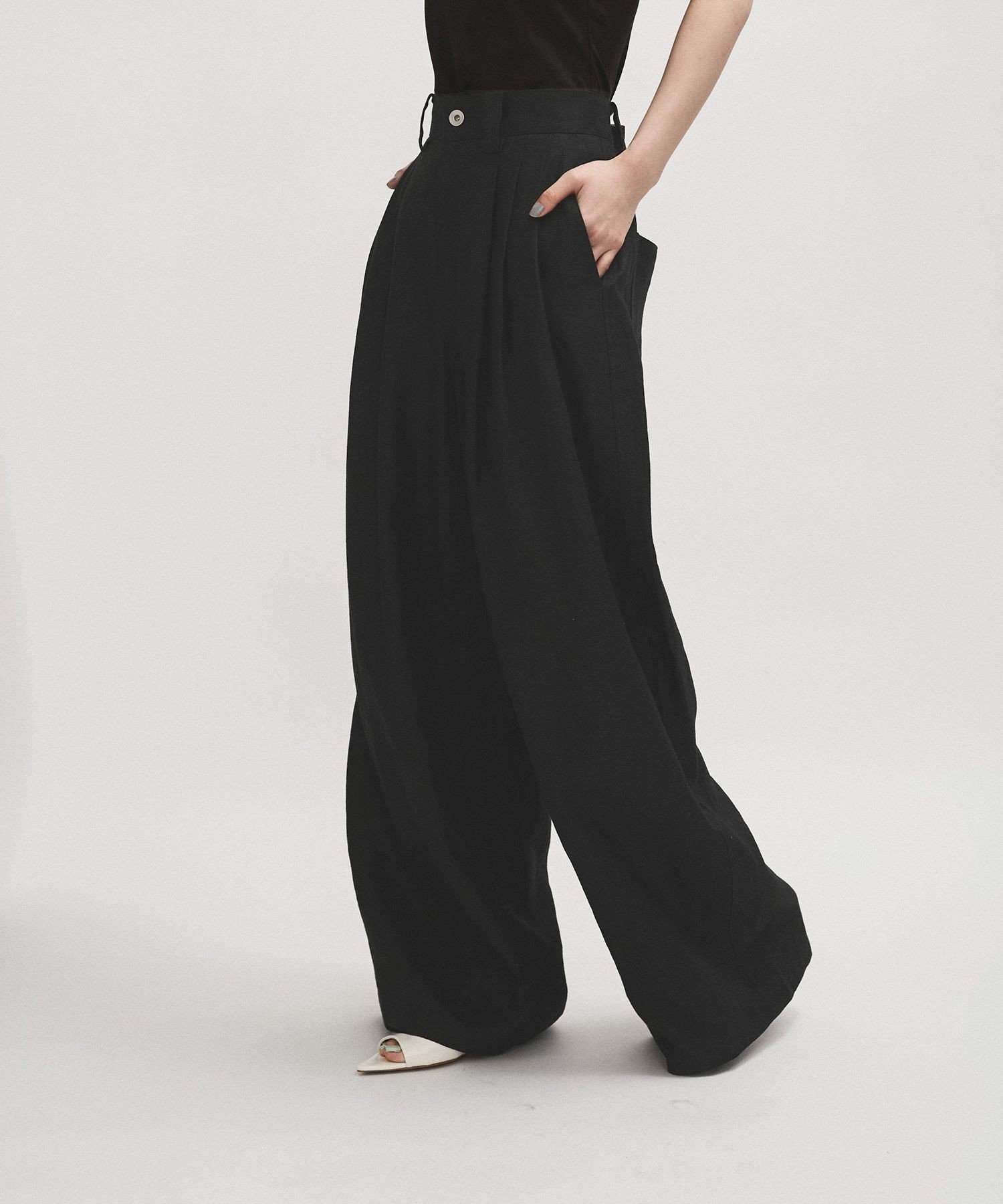 【アダム エ ロペ/ADAM ET ROPE'】のリネンタックパンツ インテリア・キッズ・メンズ・レディースファッション・服の通販 founy(ファニー) 　ファッション　Fashion　レディースファッション　WOMEN　パンツ　Pants　春　Spring　パッチ　Patch　ベーシック　Basic　ポケット　Pocket　リネン　Linen　リラックス　Relax　ワイド　Wide　S/S・春夏　Ss・Spring/Summer　夏　Summer　2025年　2025　2025春夏・S/S　Ss,Spring/Summer,2025　ブラック(01)|ID: prp329100004528005 ipo3291000000032018808