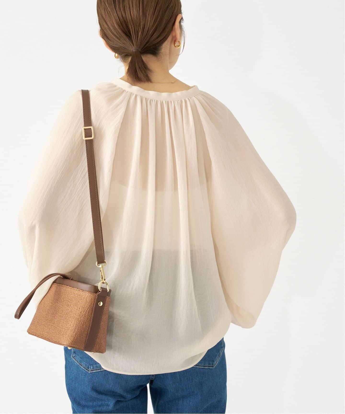 【イエナ/IENA】のシアージョーゼット ギャザーブラウス インテリア・キッズ・メンズ・レディースファッション・服の通販 founy(ファニー) 　ファッション　Fashion　レディースファッション　WOMEN　トップス・カットソー　Tops/Tshirt　シャツ/ブラウス　Shirts/Blouses　2025年　2025　2025春夏・S/S　Ss,Spring/Summer,2025　ギャザー　Gather　デコルテ　Decolletage　フロント　Front　エレガント 上品　Elegant　ビジネス 仕事 通勤　Business　ナチュラル|ID: prp329100004528192 ipo3291000000032019643