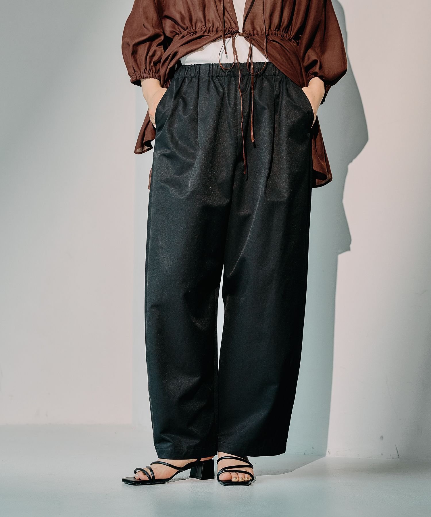 【レプシィム ローリーズファーム/LEPSIM LOWRYS FARM】のイージーコクーンパンツ インテリア・キッズ・メンズ・レディースファッション・服の通販 founy(ファニー) 　ファッション　Fashion　レディースファッション　WOMEN　パンツ　Pants　おすすめ　Recommend　シューズ　Shoes　スウェット　Sweat　スニーカー　Sneakers　トレンド　Trend　ブラック09|ID: prp329100004528283 ipo3291000000032403620