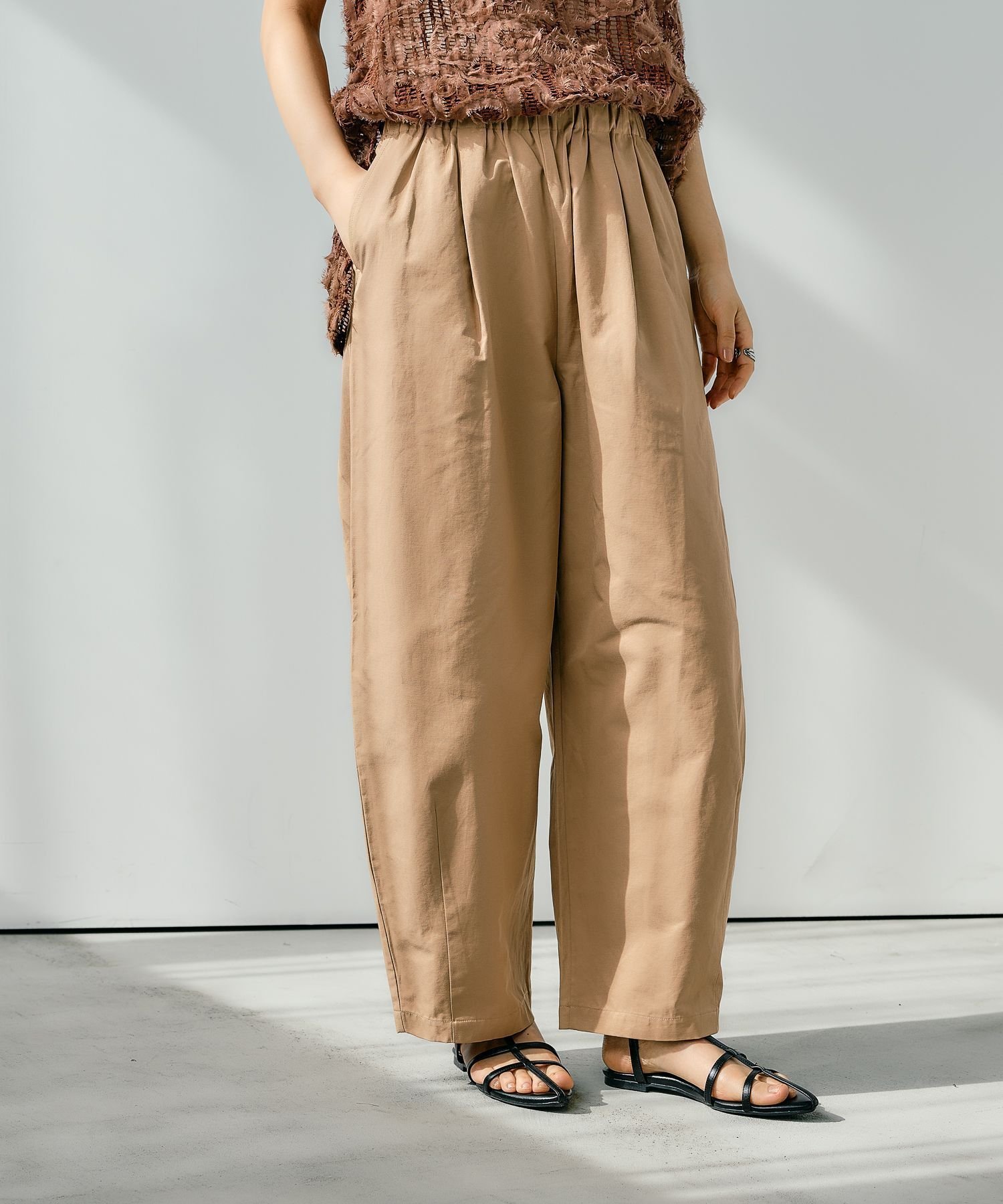 【レプシィム ローリーズファーム/LEPSIM LOWRYS FARM】のイージーコクーンパンツ インテリア・キッズ・メンズ・レディースファッション・服の通販 founy(ファニー) 　ファッション　Fashion　レディースファッション　WOMEN　パンツ　Pants　おすすめ　Recommend　シューズ　Shoes　スウェット　Sweat　スニーカー　Sneakers　トレンド　Trend　ベージュ52|ID: prp329100004528283 ipo3291000000032403621
