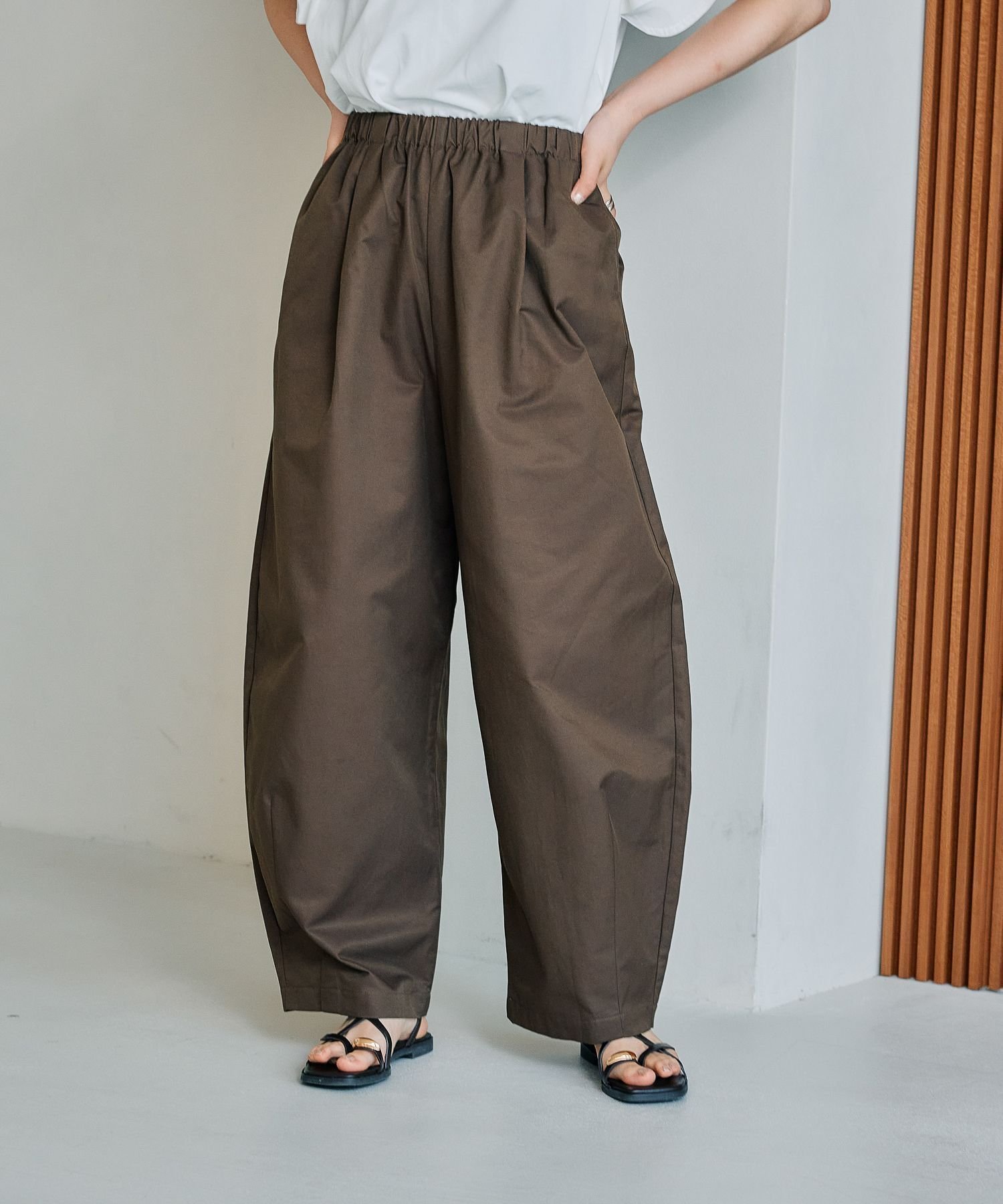 【レプシィム ローリーズファーム/LEPSIM LOWRYS FARM】のイージーコクーンパンツ インテリア・キッズ・メンズ・レディースファッション・服の通販 founy(ファニー) 　ファッション　Fashion　レディースファッション　WOMEN　パンツ　Pants　おすすめ　Recommend　シューズ　Shoes　スウェット　Sweat　スニーカー　Sneakers　トレンド　Trend　ブラウン55|ID: prp329100004528283 ipo3291000000032403623