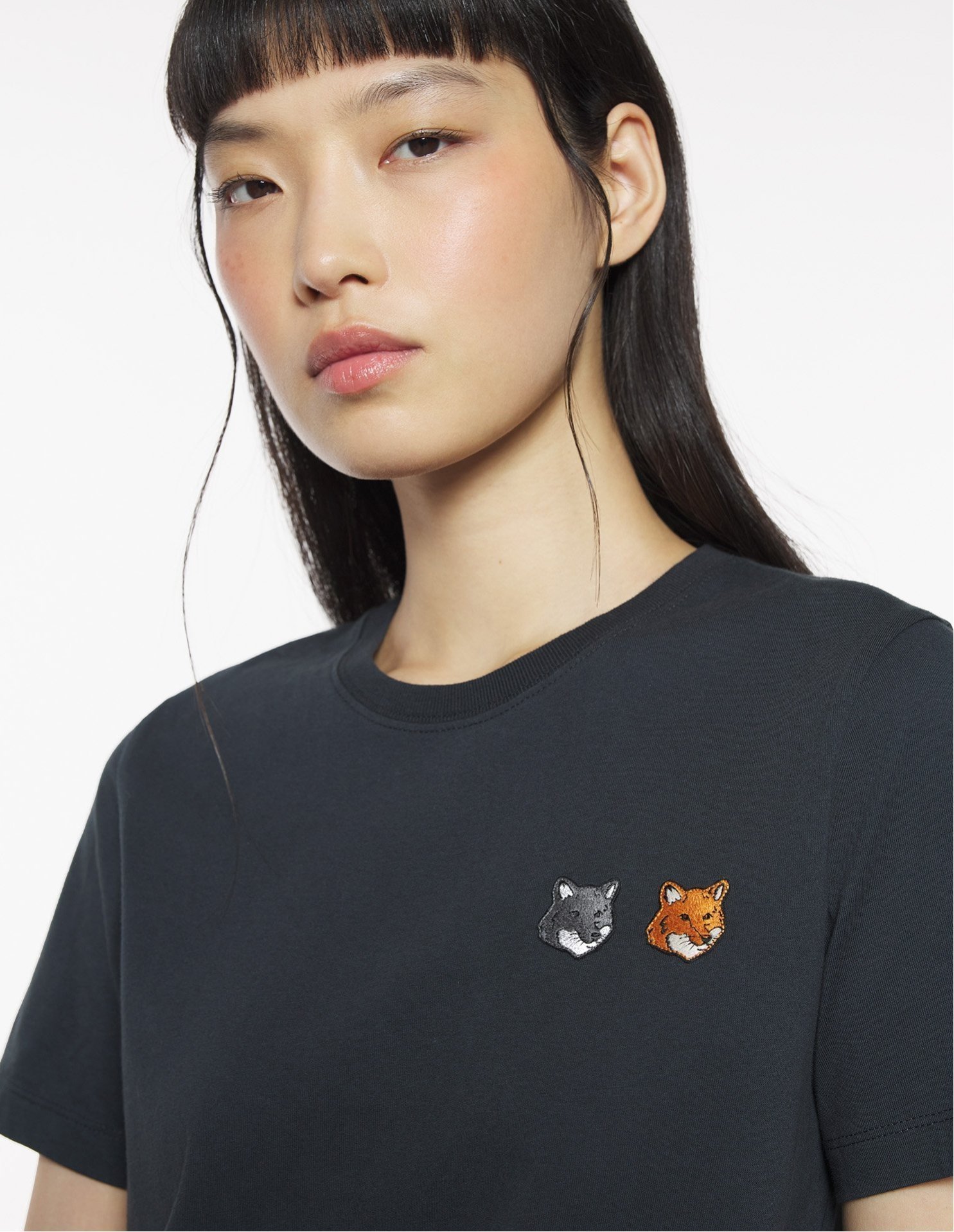 【メゾン キツネ/MAISON KITSUNE】のDOUBLE BOLD FOX HEAD REGULAR TEE-SHIRT インテリア・キッズ・メンズ・レディースファッション・服の通販 founy(ファニー) 　ファッション　Fashion　レディースファッション　Ladies' Fashion Online　トップス・カットソー　Tops/Tshirt　シャツ/ブラウス　Shirts/Blouses　パッチ　Patch　フィット　Fit　レギュラー　Regular　半袖　Short Sleeve　夏　Summer　S/S・春夏　Ss・Spring/Summer　ANTHRACITE|ID: prp329100004528323 ipo3291000000032651449