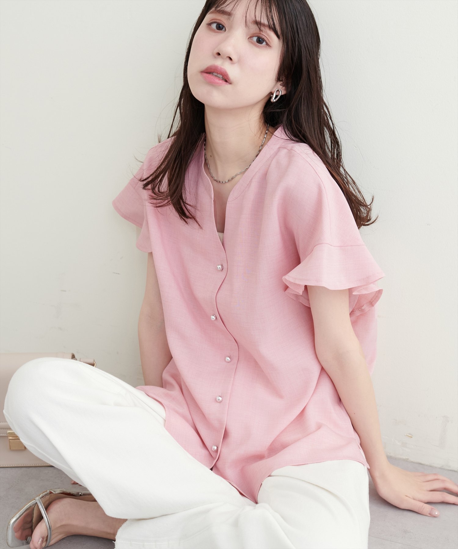 【ナチュラルクチュール/natural couture】の麻調合繊フリル袖ブラウス インテリア・キッズ・メンズ・レディースファッション・服の通販 founy(ファニー) 　ファッション　Fashion　レディースファッション　WOMEN　トップス・カットソー　Tops/Tshirt　シャツ/ブラウス　Shirts/Blouses　ボリュームスリーブ / フリル袖　Volume Sleeve　2025年　2025　2025春夏・S/S　Ss,Spring/Summer,2025　インナー　Inner　キャミワンピース　Cami Dress　シルバー　Silver　スキッパー　Skipper　ダウン　Down　デニム　Denim　フェミニン　Feminine　フリル　Frills　ポケット　Pocket　エレガント 上品　Elegant　夏　Summer　ピンク|ID: prp329100004528401 ipo3291000000032215843