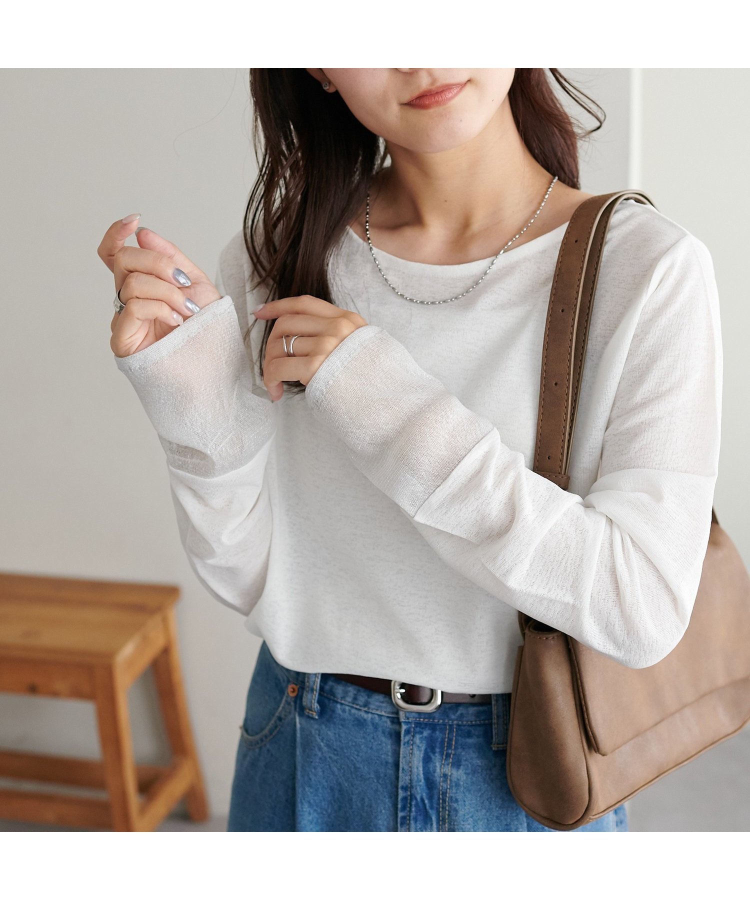 【ディスコート/Discoat】の【万能インナー】ラメシアー袖切替プルオーバー《WEB限定》 インテリア・キッズ・メンズ・レディースファッション・服の通販 founy(ファニー) 　ファッション　Fashion　レディースファッション　Fashion for Women　トップス・カットソー　Cut & Sew Tops　カジュアルプルオーバー・ニットトップス　Pullovers & Knit Tops / Casual Pullovers　インナー　Innerwear　シアー　Sheer, See-Through　シンプル　Simple, Minimal　スリット　Slit, Slit Detail　トレンド　Trend, Trending Now　切替　Switching, Contrast Panel　オフホワイト|ID: prp329100004528430 ipo3291000000033573035