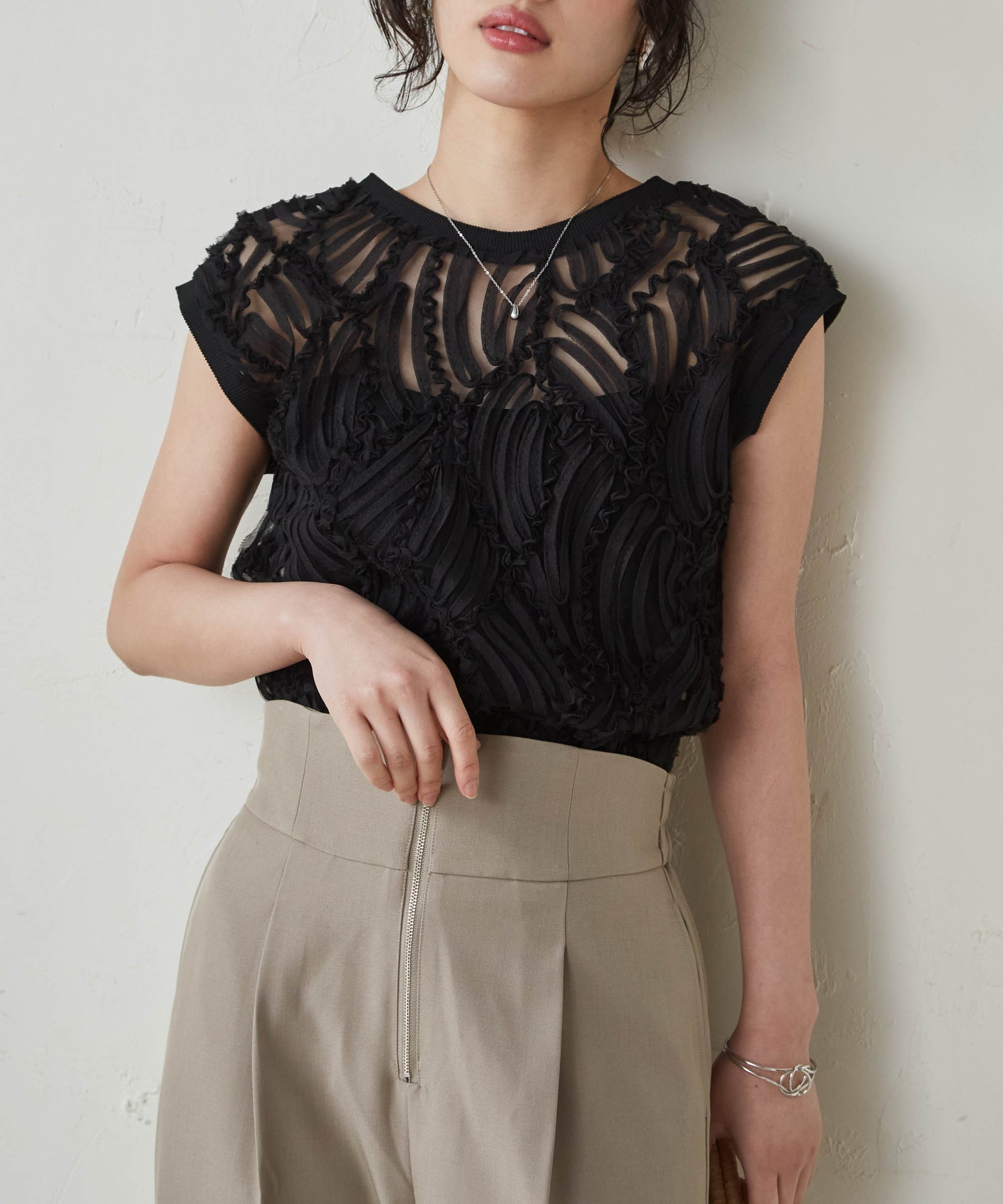 【ラナン/Ranan】のRanan/シアー刺しゅうベスト インテリア・キッズ・メンズ・レディースファッション・服の通販 founy(ファニー) 　ファッション　Fashion　レディースファッション　WOMEN　アウター　Coat Outerwear　トップス・カットソー　Tops/Tshirt　ベスト/ジレ　Gilets/Vests　シアー　Sheer　ベスト　Vest　ラグジュアリー　Luxury　レーシー　Lacey　ロング　Long　ブラック|ID: prp329100004528562 ipo3291000000032160679