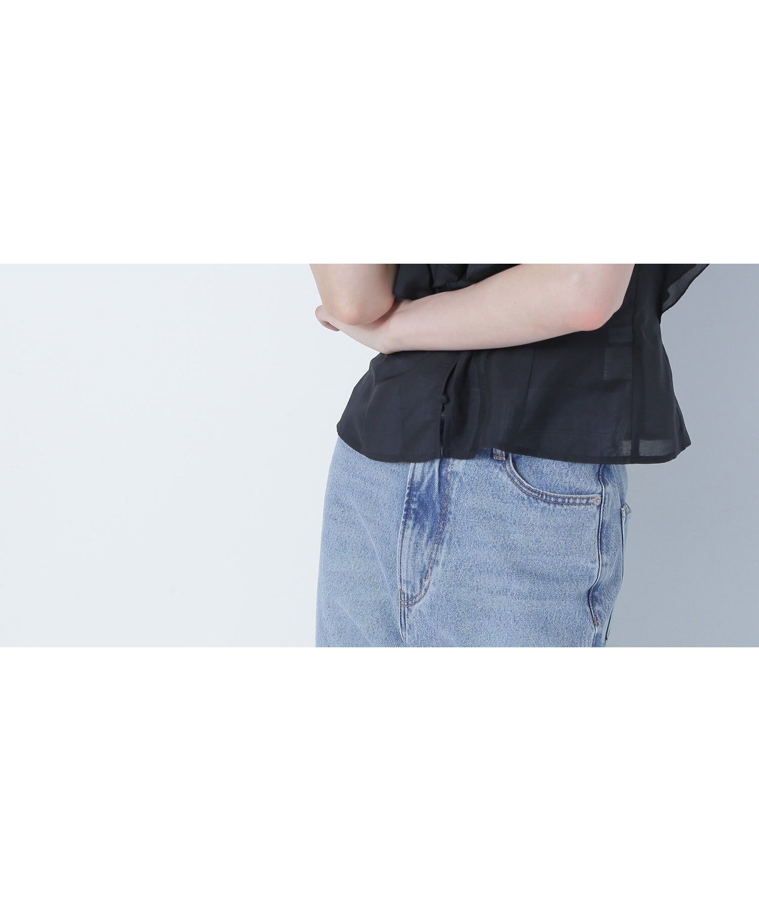 【ナチュラル ビューティー ベーシック/NATURAL BEAUTY BASIC】のシアーラッフルフリルブラウス インテリア・キッズ・メンズ・レディースファッション・服の通販 founy(ファニー) 　ファッション　Fashion　レディースファッション　WOMEN　トップス・カットソー　Tops/Tshirt　シャツ/ブラウス　Shirts/Blouses　シアー　Sheer　シェイプ　Shape　スリーブ　Sleeve　フリル　Frills　フレンチ　French　クロ|ID: prp329100004528598 ipo3291000000032496066