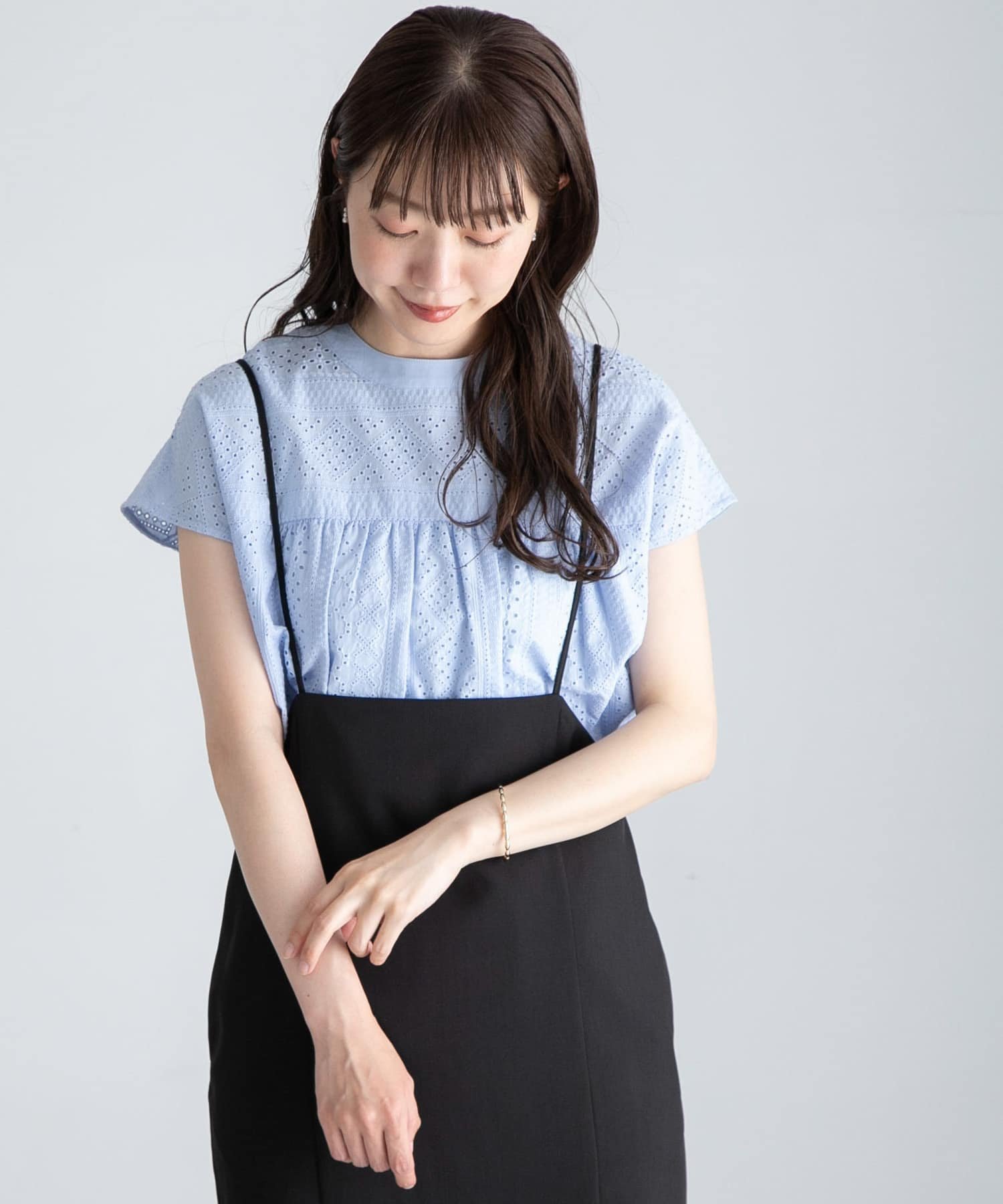 【サニーレーベル/Sonny Label / URBAN RESEARCH】の『WEB限定』バンドカラーコットンレースシャツ インテリア・キッズ・メンズ・レディースファッション・服の通販 founy(ファニー) 　ファッション　Fashion　レディースファッション　Ladies' Fashion Online　トップス・カットソー　Tops/Tshirt　シャツ/ブラウス　Shirts/Blouses　2025年　2025　2025春夏・S/S　Ss,Spring/Summer,2025　おすすめ　Recommend　カーディガン　Cardigan　スラックス　Slacks　デニム　Denim　ボトム　Bottom　夏　Summer　S/S・春夏　Ss・Spring/Summer　サックス|ID: prp329100004528600 ipo3291000000032202845