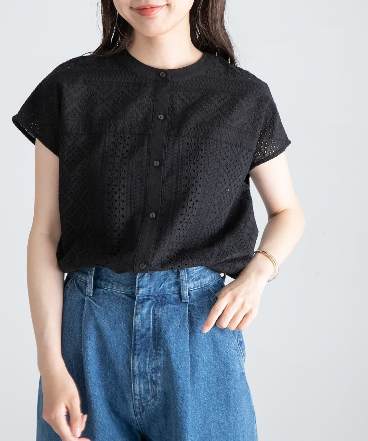 【サニーレーベル/Sonny Label / URBAN RESEARCH】の『WEB限定』バンドカラーコットンレースシャツ インテリア・キッズ・メンズ・レディースファッション・服の通販 founy(ファニー) 　ファッション　Fashion　レディースファッション　Ladies' Fashion Online　トップス・カットソー　Tops/Tshirt　シャツ/ブラウス　Shirts/Blouses　2025年　2025　2025春夏・S/S　Ss,Spring/Summer,2025　おすすめ　Recommend　カーディガン　Cardigan　スラックス　Slacks　デニム　Denim　ボトム　Bottom　夏　Summer　S/S・春夏　Ss・Spring/Summer　ブラック|ID: prp329100004528600 ipo3291000000032202847