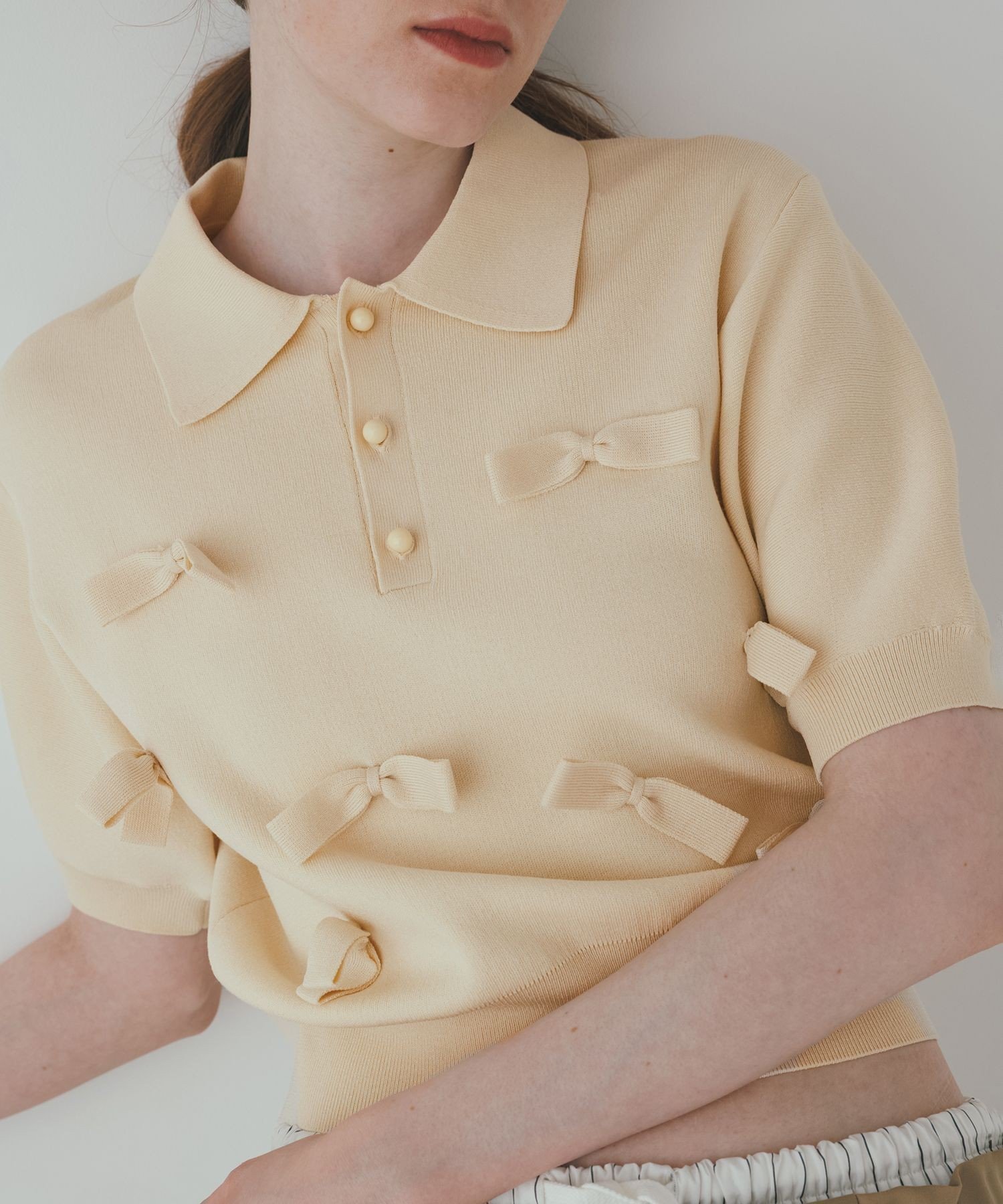 【アダム エ ロペ/ADAM ET ROPE'】のリボンポロニット インテリア・キッズ・メンズ・レディースファッション・服の通販 founy(ファニー) 　ファッション　Fashion　レディースファッション　Fashion for Women　トップス・カットソー　Cut & Sew Tops　ニット　Knit Tops & Sweaters　インナー　Innerwear　春　Spring　コンパクト　Compact, Small Size　サマー　Summer, Summer Style　ジャケット　Jacket, Outerwear　デニム　Denim, Jeans Material　バランス　Balance, Style Balance　ボトム　Bottoms, Lower Wear　ポケット　Pocket, Pocket Detail　ポロシャツ　Polo Shirt, Collared Tee　モチーフ　Motif, Design Theme　リボン　Ribbon, Bow　ロング　Long, Long-Length　S/S・春夏　SS, Spring/Summer, Warm Season　夏　Summer　2025年　2025　2025春夏・S/S　Spring/Summer 2025 SS25　キナリ(16)|ID: prp329100004528639 ipo3291000000032765502