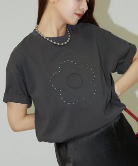【フリークスストア/FREAK'S STORE】のスタッズ付き エンボス アートTシャツ 限定展開 25SS 人気、トレンドファッション・服の通販 founy(ファニー) ファッション Fashion レディースファッション WOMEN トップス・カットソー Tops/Tshirt シャツ/ブラウス Shirts/Blouses ロング / Tシャツ T-Shirts シンプル Simple スタッズ Studs スペシャル Special ダメージ Damage デニム Denim ハーフ Half フェミニン Feminine フラワー Flower ミニスカート Mini Skirt モチーフ Motif リアル Real S/S・春夏 Ss・Spring/Summer おすすめ Recommend 夏 Summer 2025年 2025 2025春夏・S/S Ss,Spring/Summer,2025 |ID:prp329100004528652