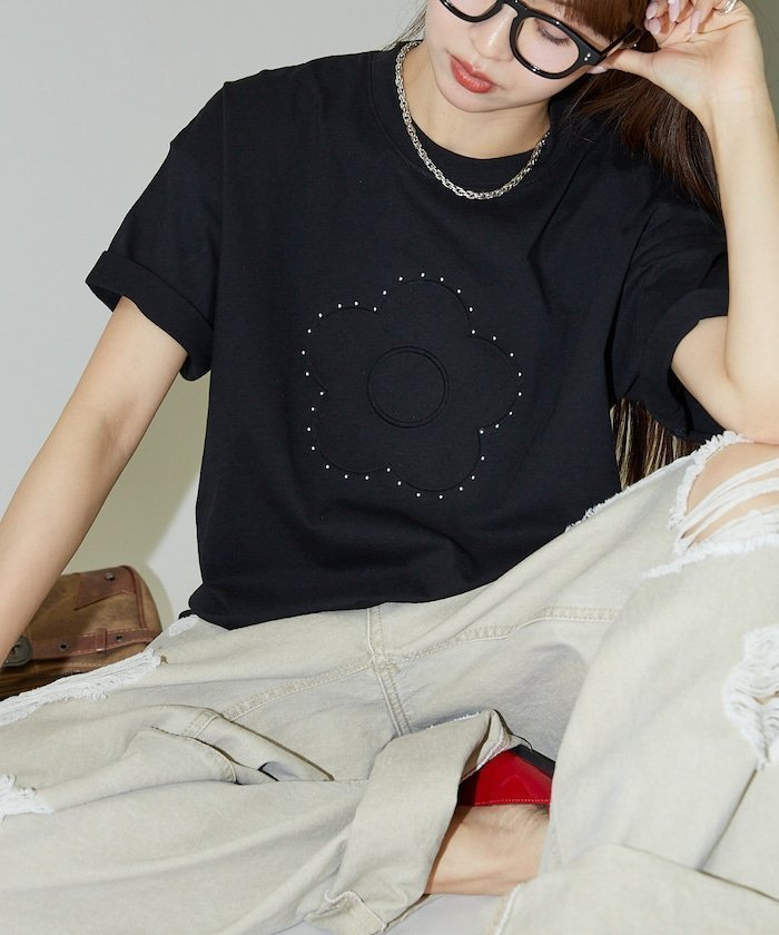【フリークスストア/FREAK'S STORE】のスタッズ付き エンボス アートTシャツ 限定展開 25SS インテリア・キッズ・メンズ・レディースファッション・服の通販 founy(ファニー) 　ファッション　Fashion　レディースファッション　WOMEN　トップス・カットソー　Tops/Tshirt　シャツ/ブラウス　Shirts/Blouses　ロング / Tシャツ　T-Shirts　シンプル　Simple　スタッズ　Studs　スペシャル　Special　ダメージ　Damage　デニム　Denim　ハーフ　Half　フェミニン　Feminine　フラワー　Flower　ミニスカート　Mini Skirt　モチーフ　Motif　リアル　Real　S/S・春夏　Ss・Spring/Summer　おすすめ　Recommend　夏　Summer　2025年　2025　2025春夏・S/S　Ss,Spring/Summer,2025　ブラック|ID: prp329100004528652 ipo3291000000032021641