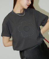 【フリークスストア/FREAK'S STORE】のスタッズ付き エンボス アートTシャツ 限定展開 25SS 人気、トレンドファッション・服の通販 founy(ファニー) ファッション Fashion レディースファッション Fashion for Women トップス・カットソー Cut & Sew Tops シャツ・ブラウス・オフィスカジュアル Elegant Blouses & Button-Ups ロングTシャツ・Tシャツ Longline T-Shirts & Tees スタッズ Studs, Metal Accents スペシャル Special, Limited Edition フラワー Flower, Floral ミニスカート Mini Skirt, Short Skirt モチーフ Motif, Design Theme リアル Real, Realistic S/S・春夏 SS, Spring/Summer, Warm Season 夏 Summer 2025年 2025 2025春夏・S/S Spring/Summer 2025 SS25 |ID:prp329100004528652