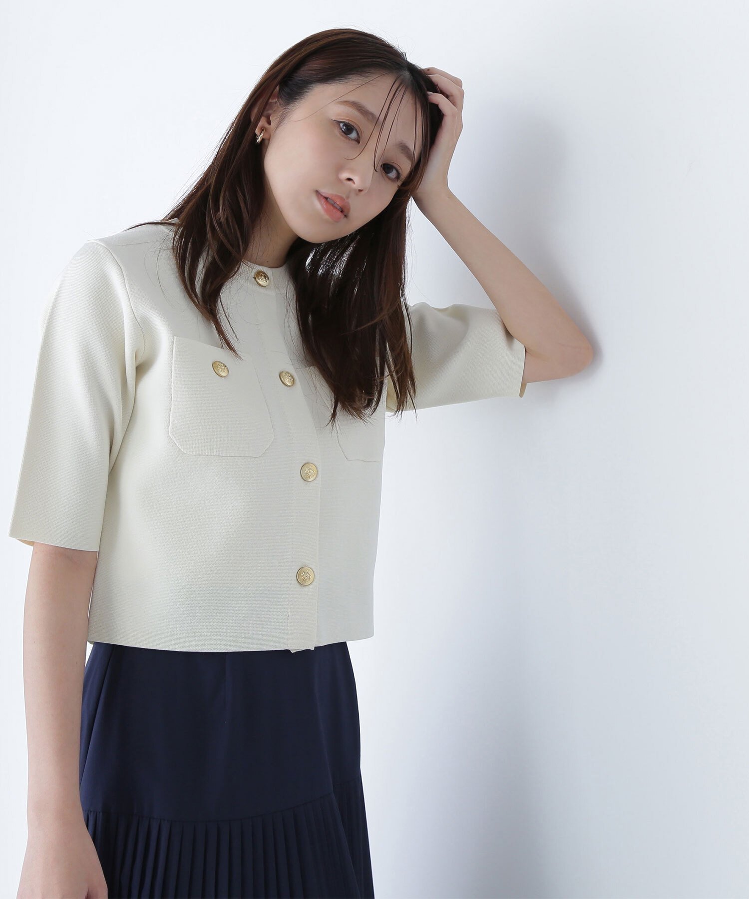 【ナチュラル ビューティー ベーシック/NATURAL BEAUTY BASIC】のエンブレムボタンニットジャケット半袖 インテリア・キッズ・メンズ・レディースファッション・服の通販 founy(ファニー) 　ファッション　Fashion　レディースファッション　Fashion for Women　アウター　Coat / Outerwear Collection　レディースジャケット・軽アウター　Jackets　コンパクト　Compact, Small Size　ジャケット　Jacket, Outerwear　ミラノリブ　Milano Rib, Milano Stitch　人気　Popular, Best Seller　半袖　Short Sleeve, Half Sleeve　オフホワイト1|ID: prp329100004528682 ipo3291000000032723154