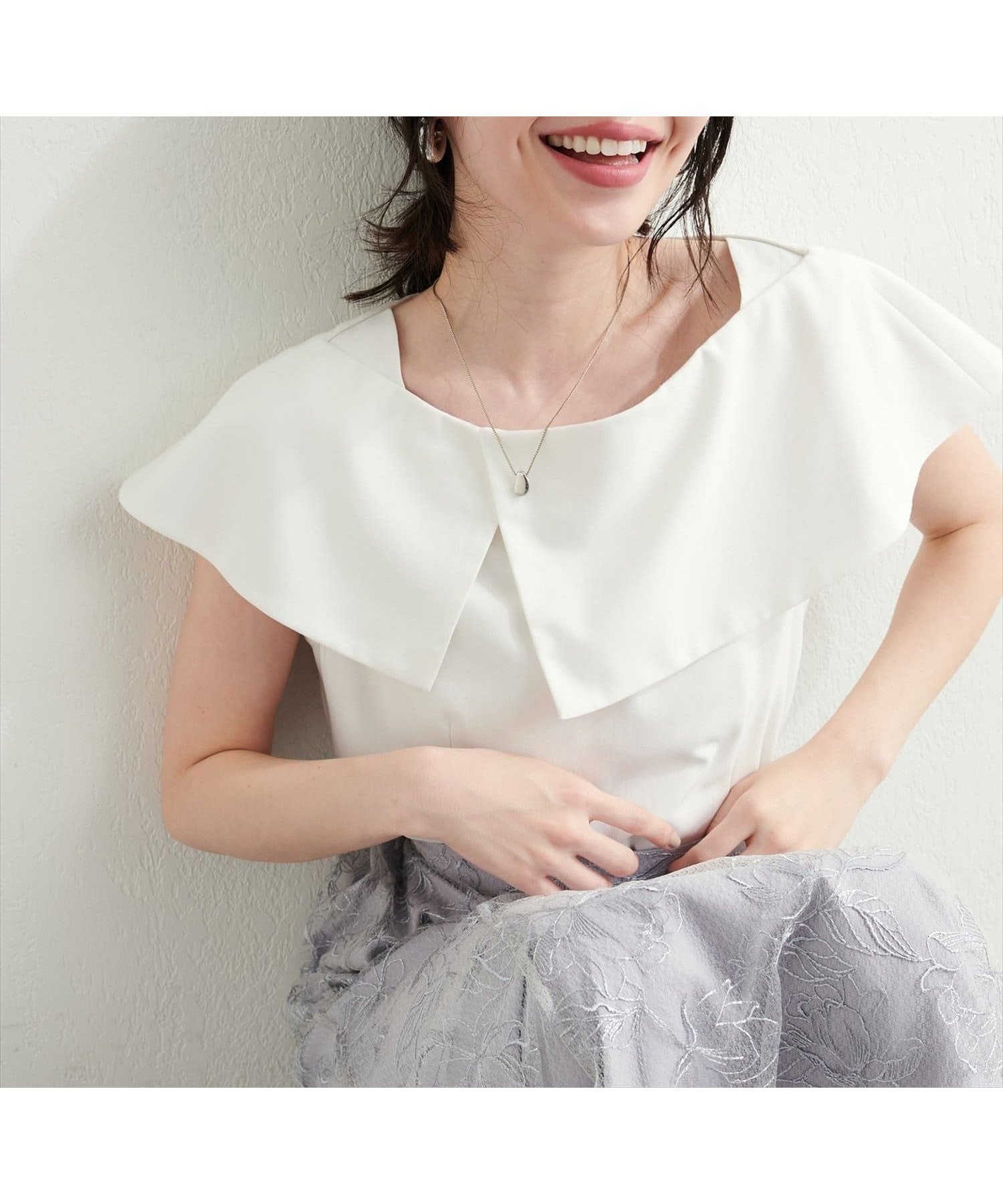 【ナチュラルクチュール/natural couture】の【WEB限定】アシメカラーオフショルブラウス インテリア・キッズ・メンズ・レディースファッション・服の通販 founy(ファニー) 　ファッション　Fashion　レディースファッション　WOMEN　トップス・カットソー　Tops/Tshirt　シャツ/ブラウス　Shirts/Blouses　2025年　2025　2025春夏・S/S　Ss,Spring/Summer,2025　オフショル　Off Shoulder　シンプル　Simple　ダウン　Down　デニム　Denim　フェミニン　Feminine　ボトム　Bottom　ポケット　Pocket　マーメイド　Mermaid　夏　Summer　オフホワイト|ID: prp329100004528685 ipo3291000000032207207