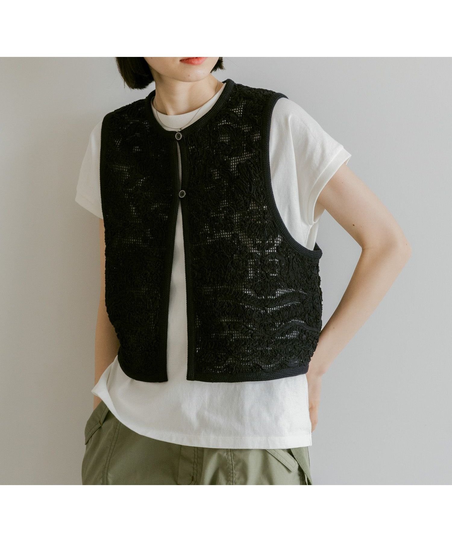 【ニコアンド/niko and】のアート柄クラフトベスト インテリア・キッズ・メンズ・レディースファッション・服の通販 founy(ファニー) 　ファッション　Fashion　レディースファッション　WOMEN　アウター　Coat Outerwear　トップス・カットソー　Tops/Tshirt　ベスト/ジレ　Gilets/Vests　おすすめ　Recommend　コンパクト　Compact　シンプル　Simple　タンク　Tank　タートルネック　Turtleneck　デニム　Denim　ベスト　Vest　ブラック19|ID: prp329100004528695 ipo3291000000032021861