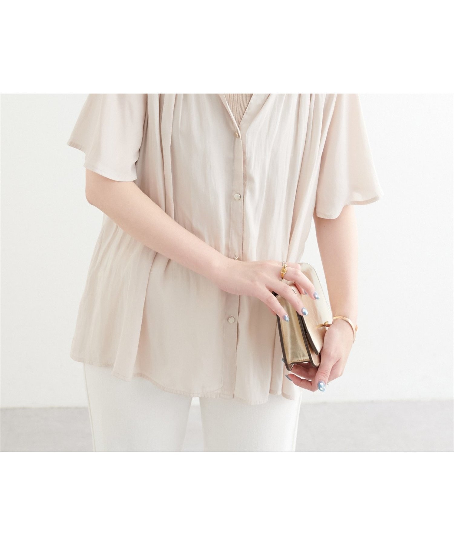 【ナチュラルクチュール/natural couture】のとろみサテンフレア袖ギャザーブラウス インテリア・キッズ・メンズ・レディースファッション・服の通販 founy(ファニー) 　ファッション　Fashion　レディースファッション　Fashion for Women　トップス・カットソー　Cut & Sew Tops　シャツ・ブラウス・オフィスカジュアル　Elegant Blouses & Button-Ups　2025年　2025　2025春夏・S/S　Spring/Summer 2025 SS25　とろみ　Fluid, Flowy Fabric　カーディガン　Cardigan, Knitwear　ギャザー　Gathered, Ruffled　サテン　Satin, Glossy Fabric　ジャケット　Jacket, Outerwear　デニム　Denim, Jeans Material　フェミニン　Feminine, Girly　フレア　Flare, Flared　ポケット　Pocket, Pocket Detail　マーメイド　Mermaid, Fishtail Silhouette　ロング　Long, Long-Length　アイボリー|ID: prp329100004528722 ipo3291000000033228127