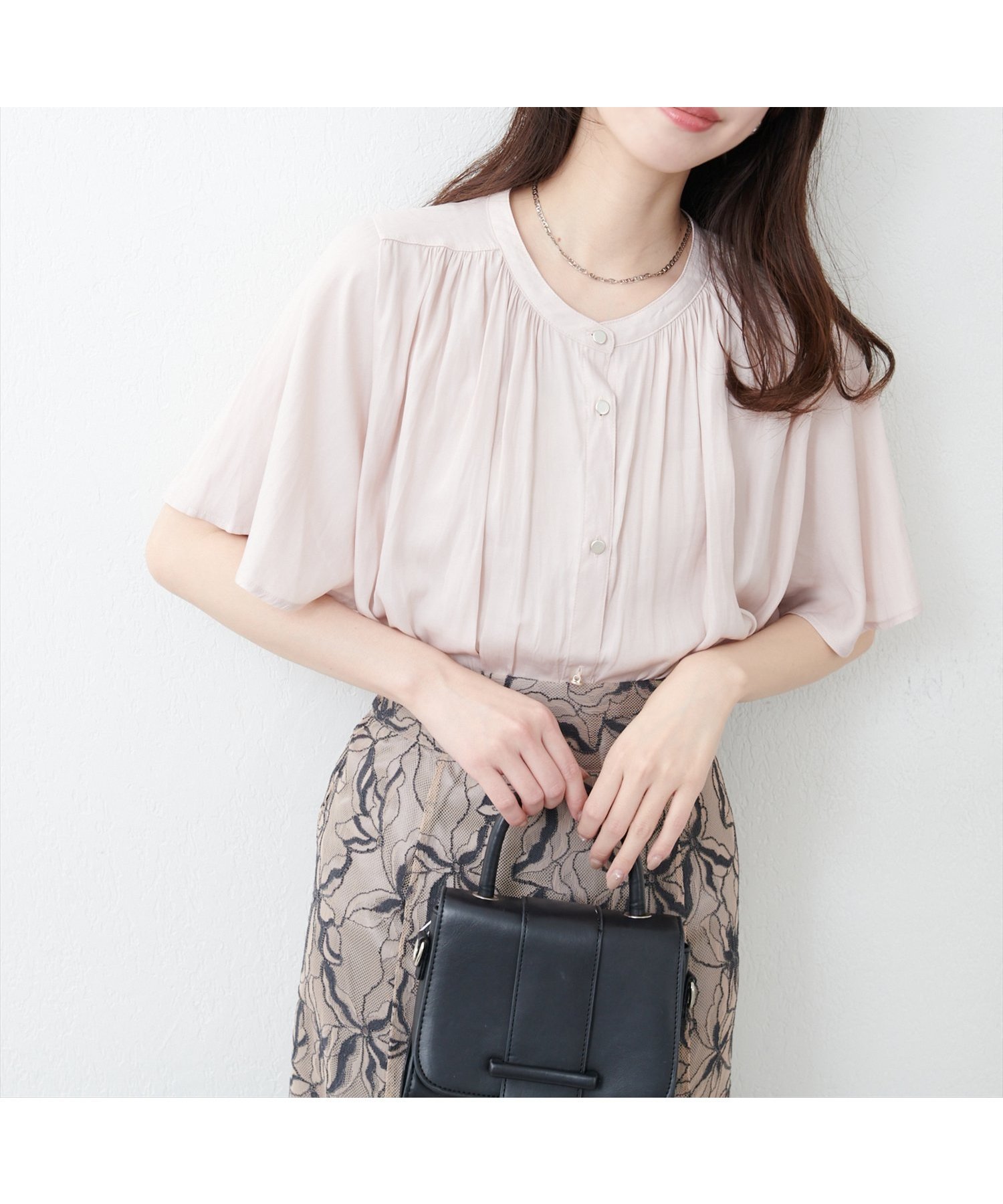 【ナチュラルクチュール/natural couture】のとろみサテンフレア袖ギャザーブラウス インテリア・キッズ・メンズ・レディースファッション・服の通販 founy(ファニー) 　ファッション　Fashion　レディースファッション　Fashion for Women　トップス・カットソー　Cut & Sew Tops　シャツ・ブラウス・オフィスカジュアル　Elegant Blouses & Button-Ups　2025年　2025　2025春夏・S/S　Spring/Summer 2025 SS25　とろみ　Fluid, Flowy Fabric　カーディガン　Cardigan, Knitwear　ギャザー　Gathered, Ruffled　サテン　Satin, Glossy Fabric　ジャケット　Jacket, Outerwear　デニム　Denim, Jeans Material　フェミニン　Feminine, Girly　フレア　Flare, Flared　ポケット　Pocket, Pocket Detail　マーメイド　Mermaid, Fishtail Silhouette　ロング　Long, Long-Length　ピンク|ID: prp329100004528722 ipo3291000000033228136