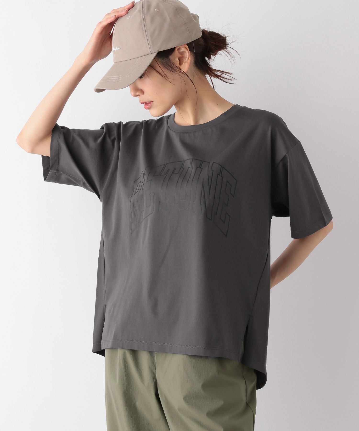 【グローバルワーク/GLOBAL WORK】のリッチクリーンプリントT/987156 インテリア・キッズ・メンズ・レディースファッション・服の通販 founy(ファニー) 　ファッション　Fashion　レディースファッション　Ladies' Fashion Online　インナー　Inner　シルク　Silk　スリット　Slit　人気　Popularity　抗菌　Antibacterial　チャコール/BIGカレッジ19|ID: prp329100004528725 ipo3291000000032578897